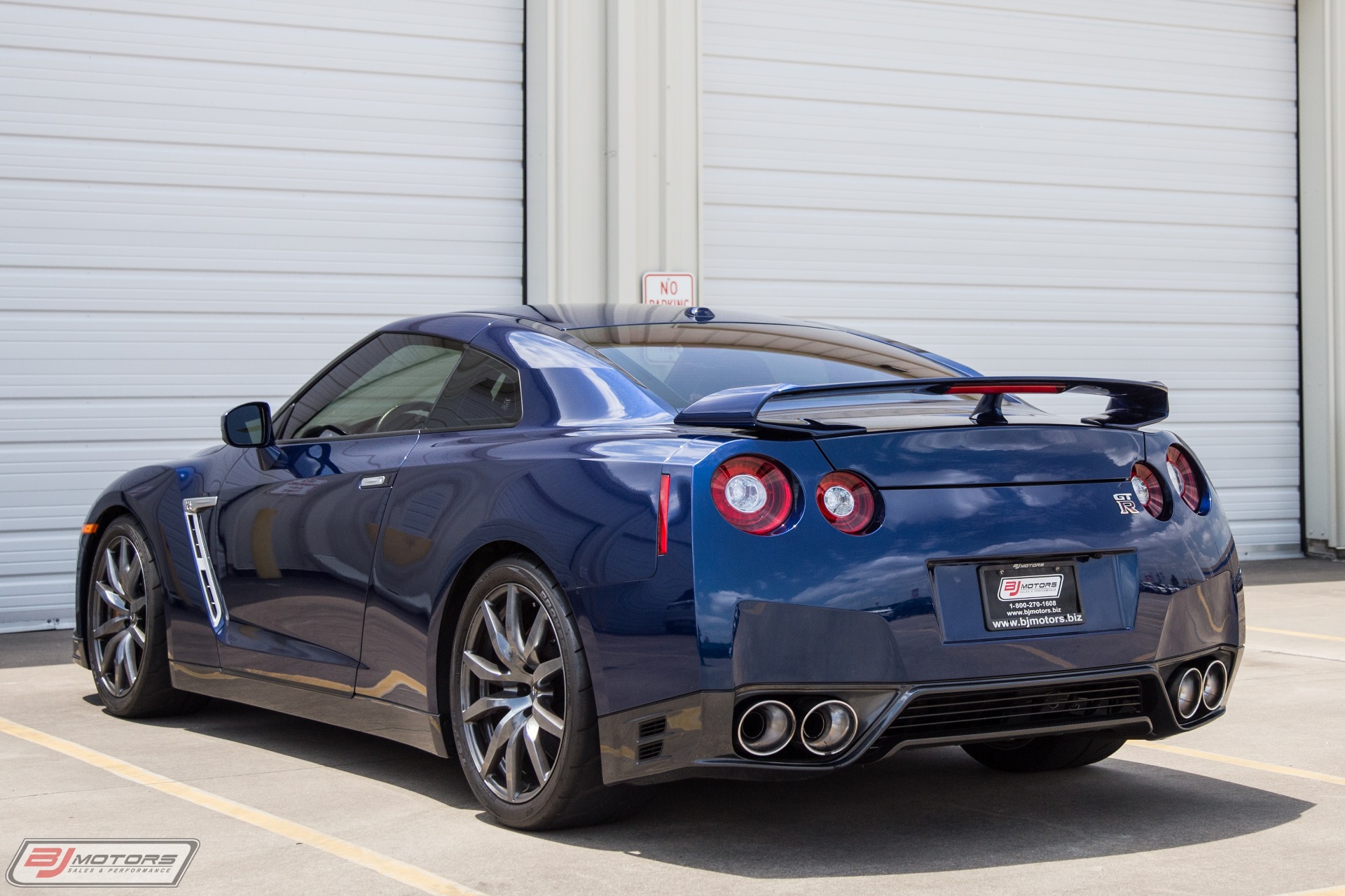 Used-2015-Nissan-GT-R-Premium