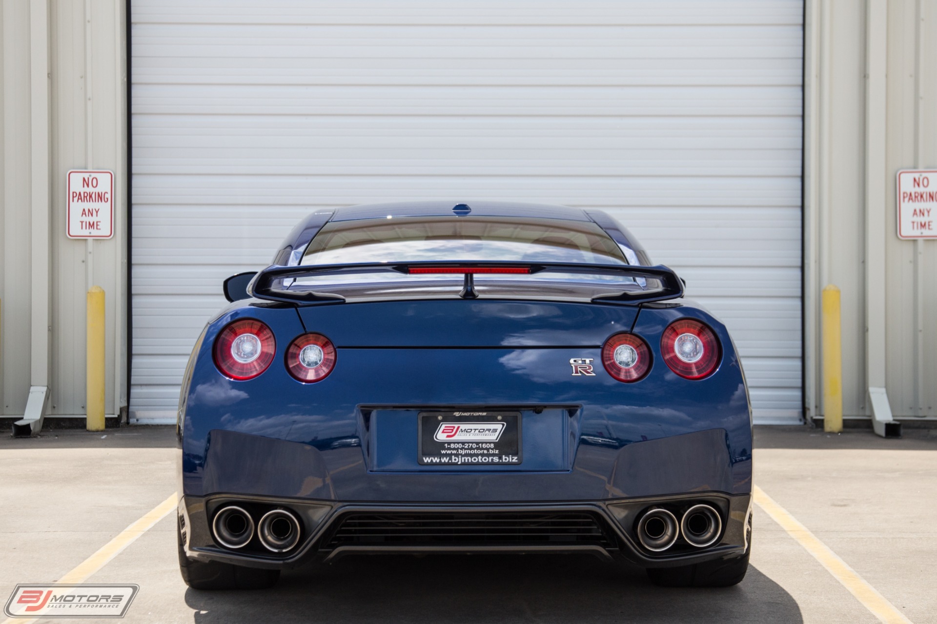 Used-2015-Nissan-GT-R-Premium