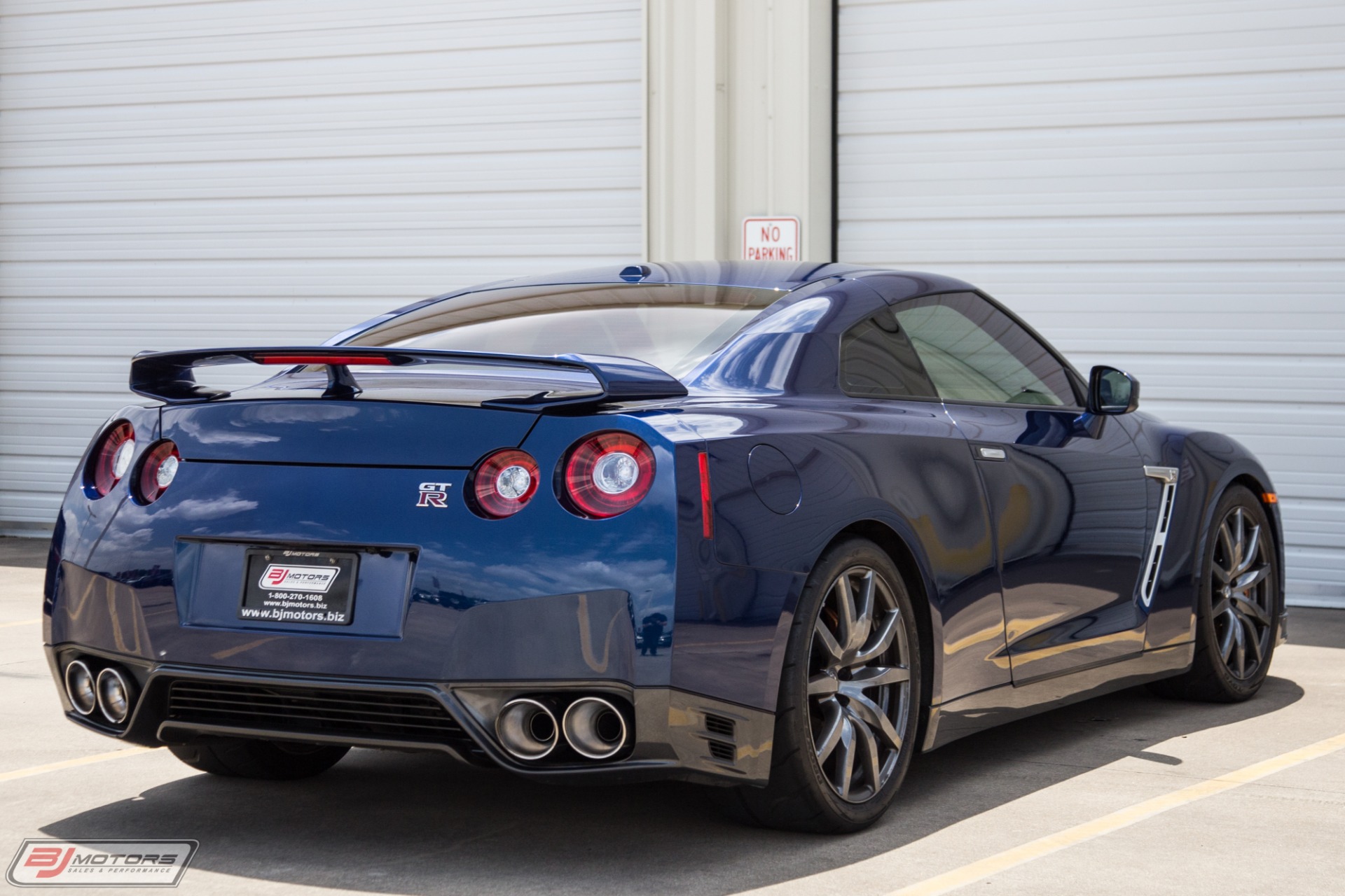 Used-2015-Nissan-GT-R-Premium