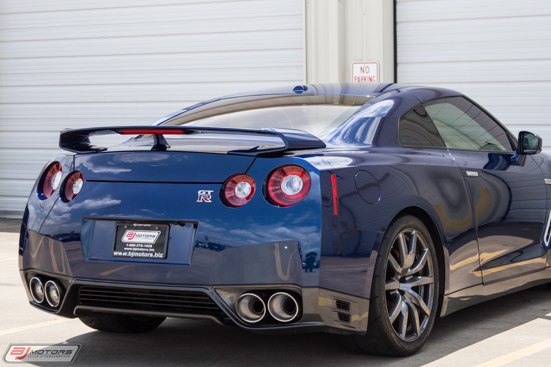 Used-2015-Nissan-GT-R-Premium