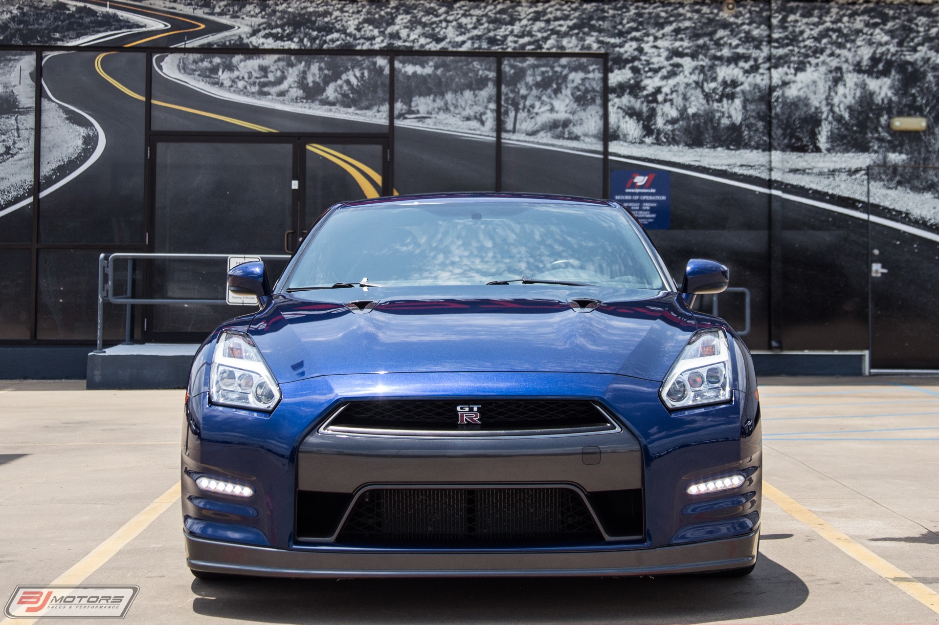 Used-2015-Nissan-GT-R-Premium