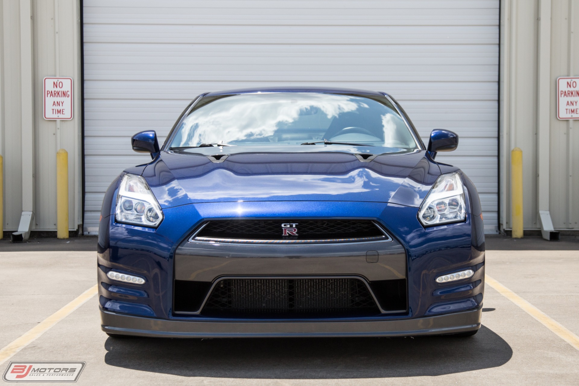 Used-2015-Nissan-GT-R-Premium