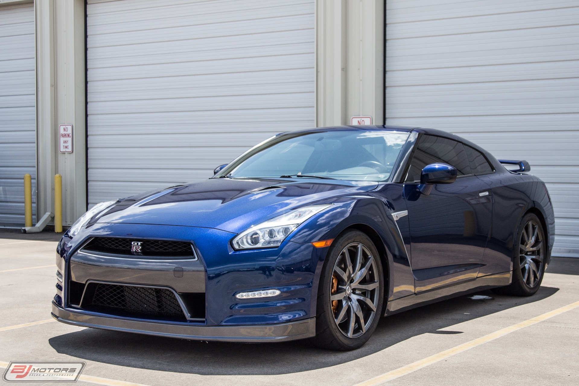 Used-2015-Nissan-GT-R-Premium