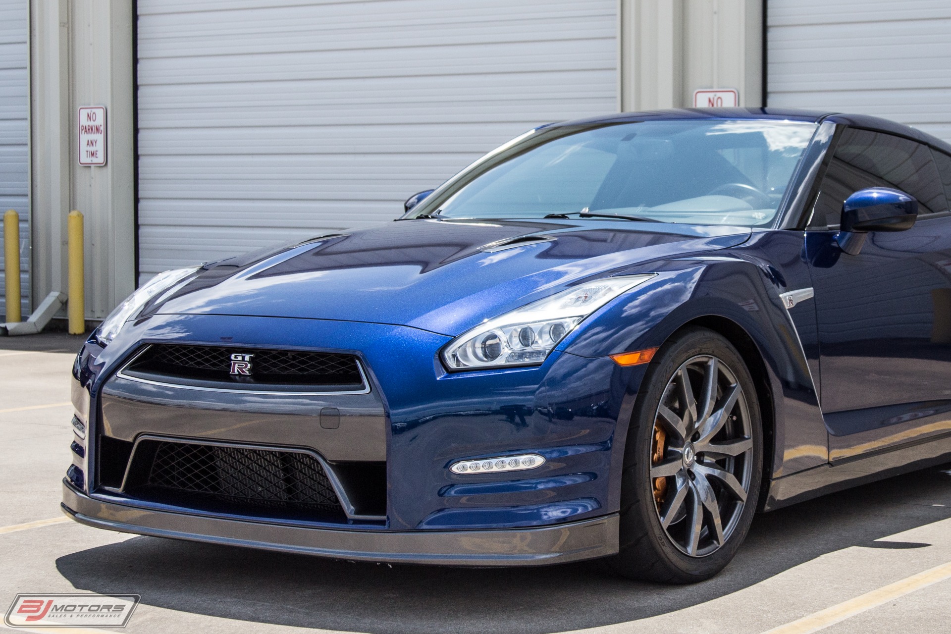 Used-2015-Nissan-GT-R-Premium