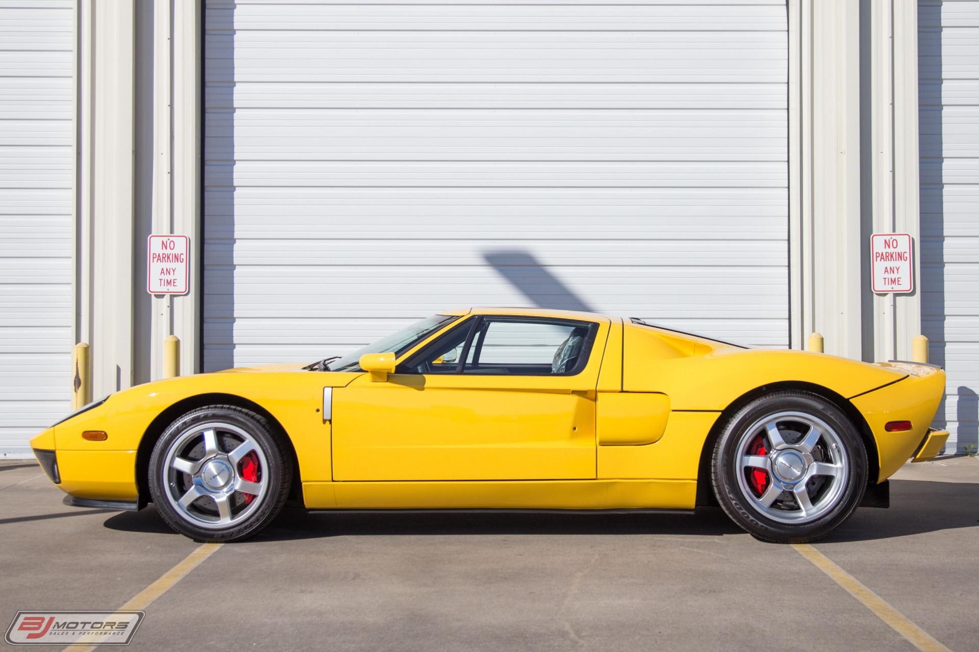 Used-2006-Ford-GT