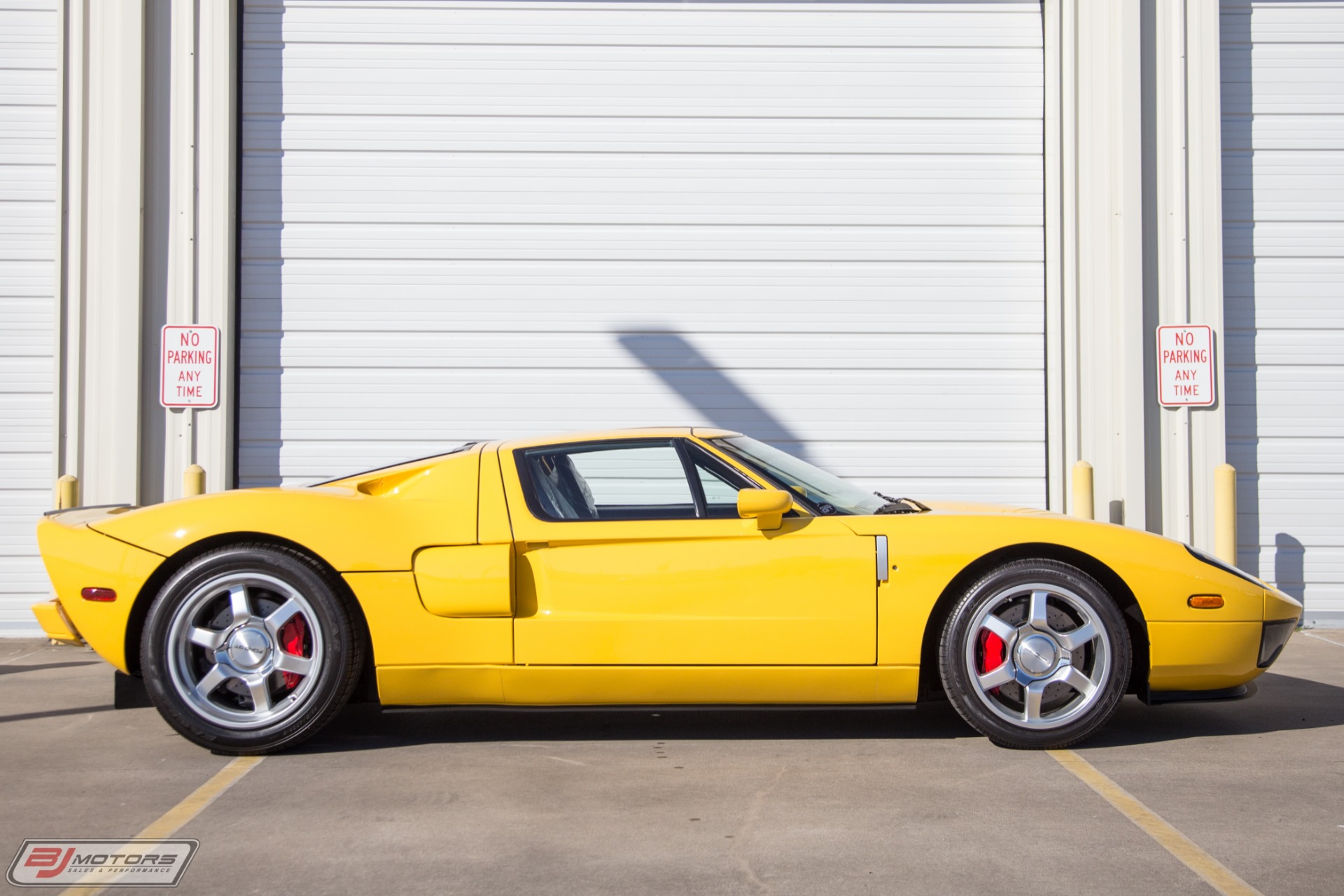 Used-2006-Ford-GT