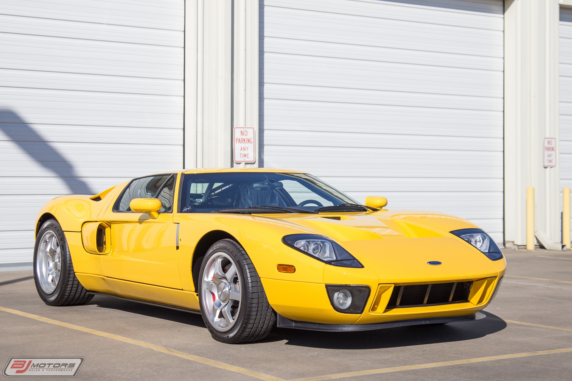 Used-2006-Ford-GT