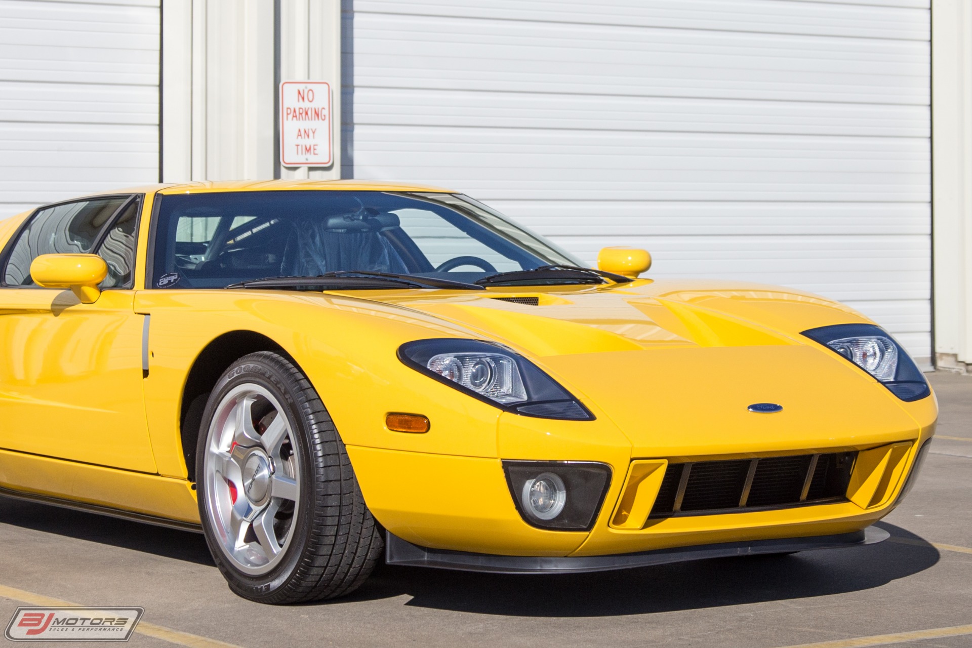 Used-2006-Ford-GT