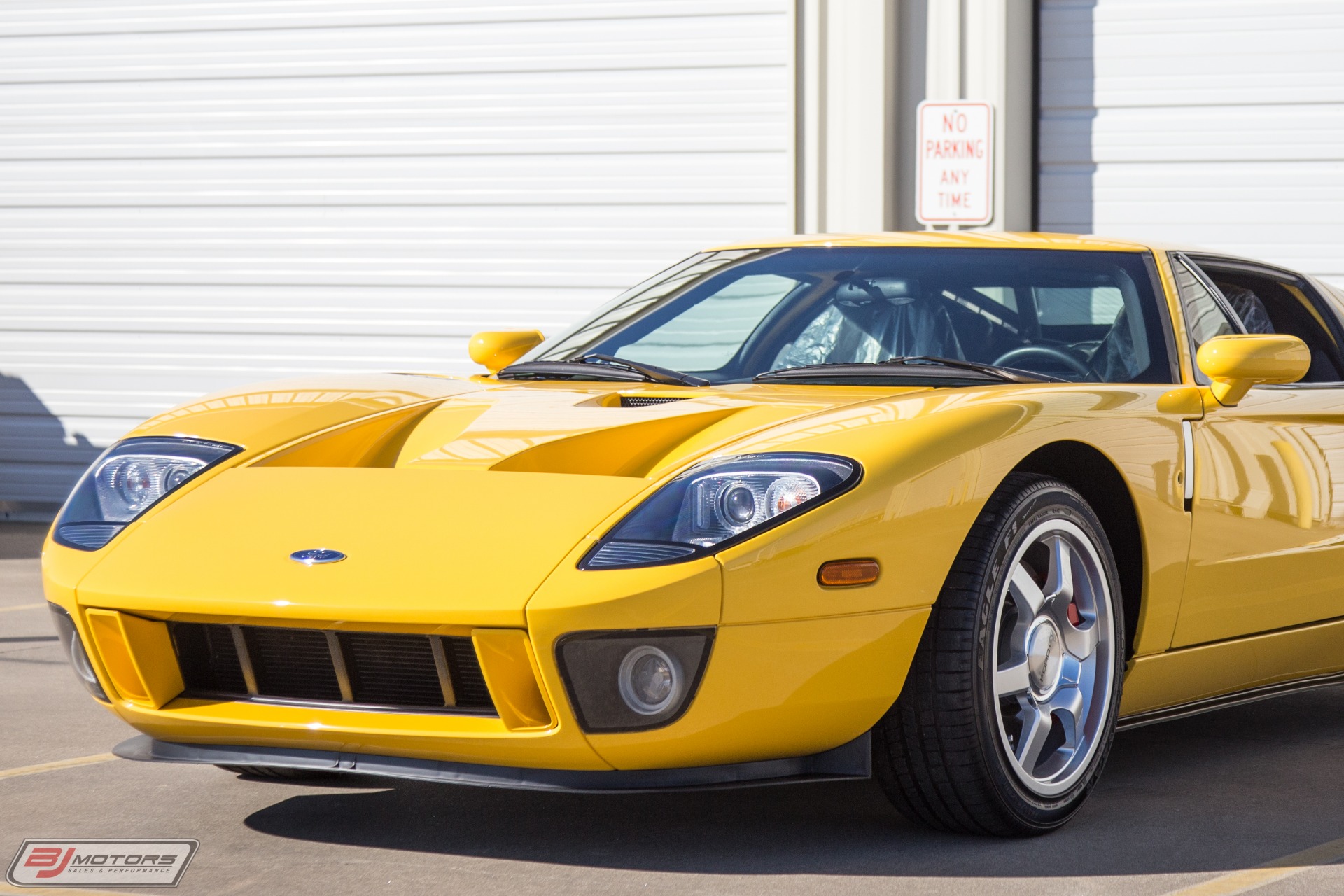 Used-2006-Ford-GT