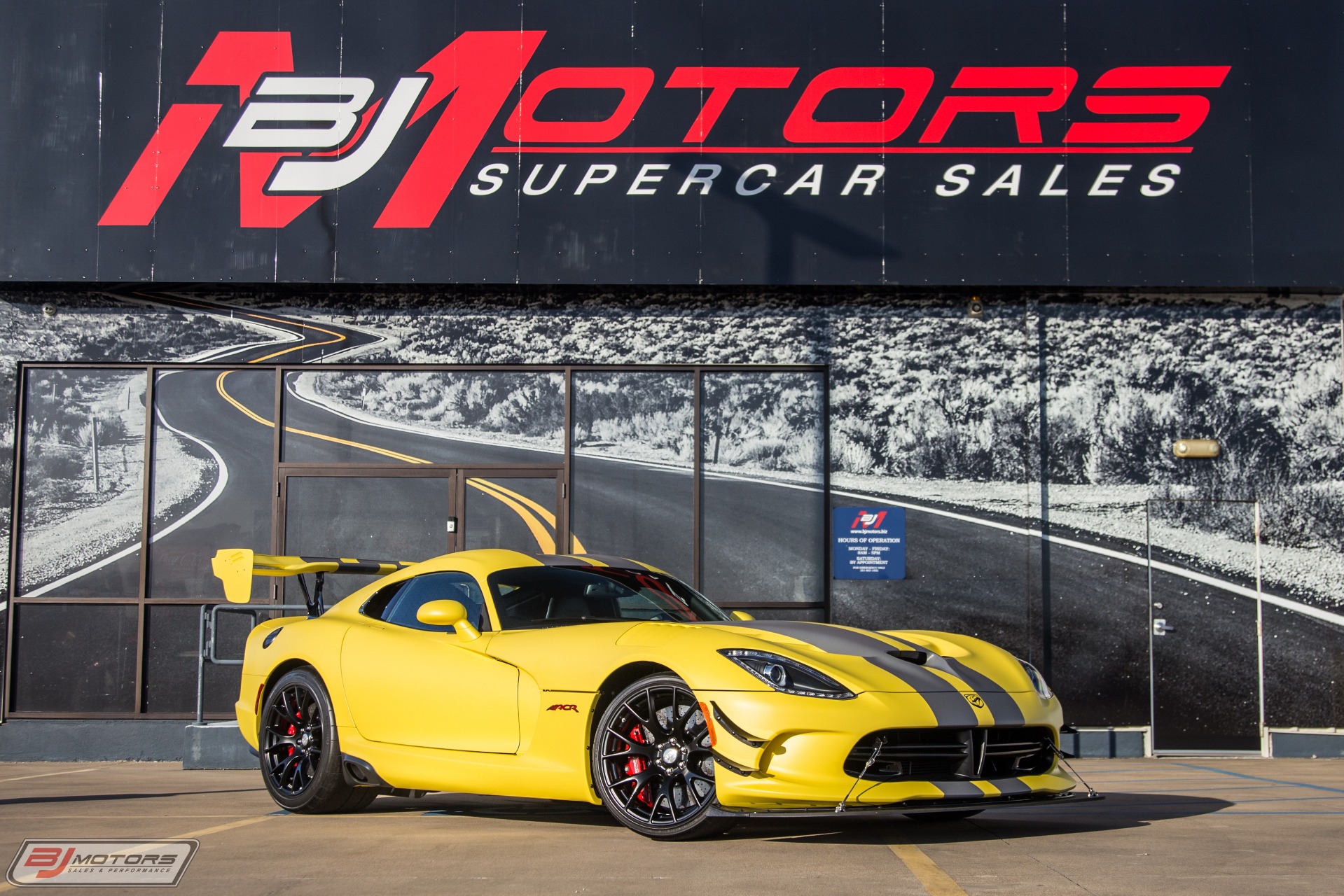 New-2016-Dodge-Viper-ACR-Extreme