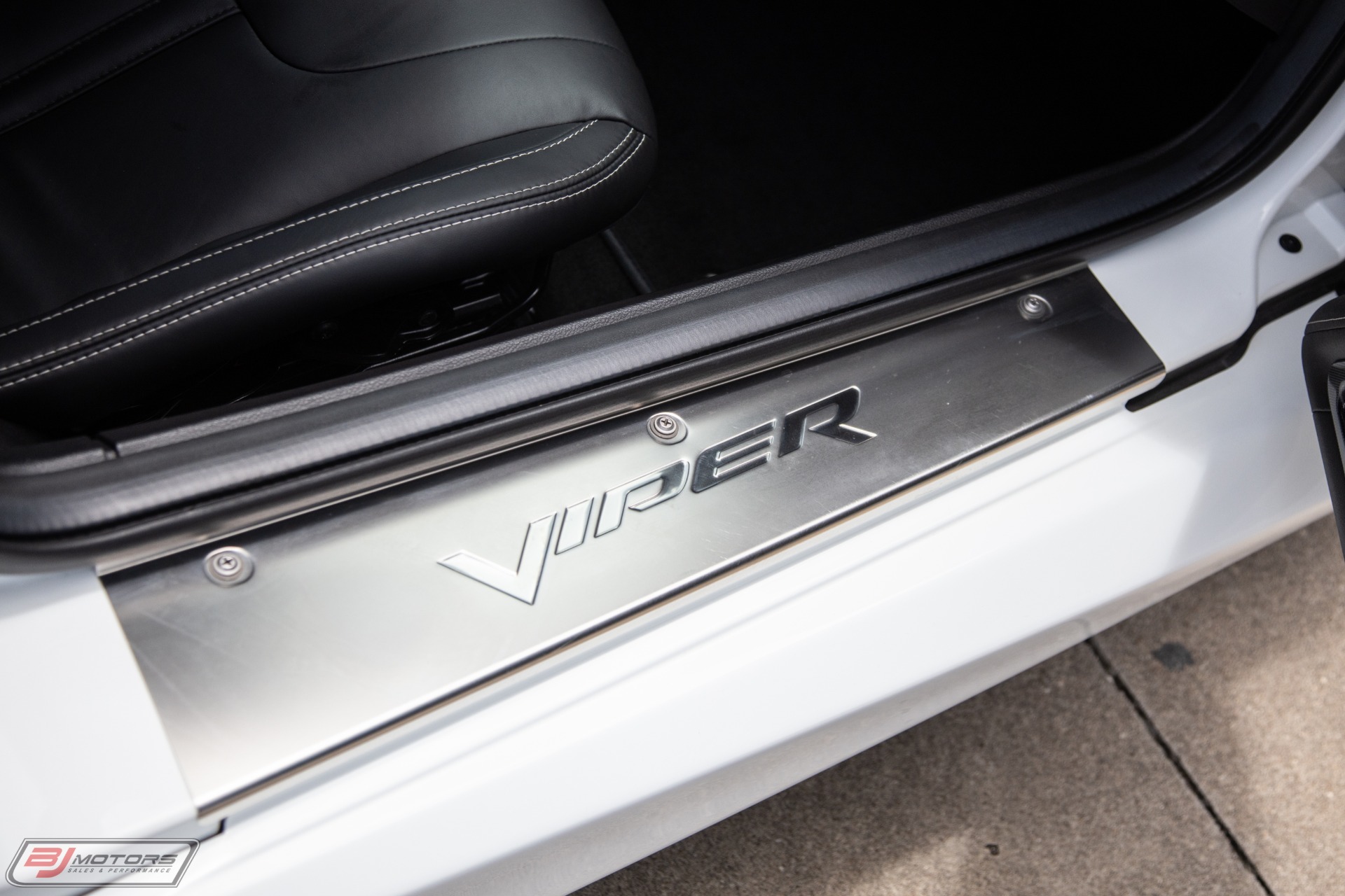 Used-2015-Dodge-Viper-GTC-1-of-2