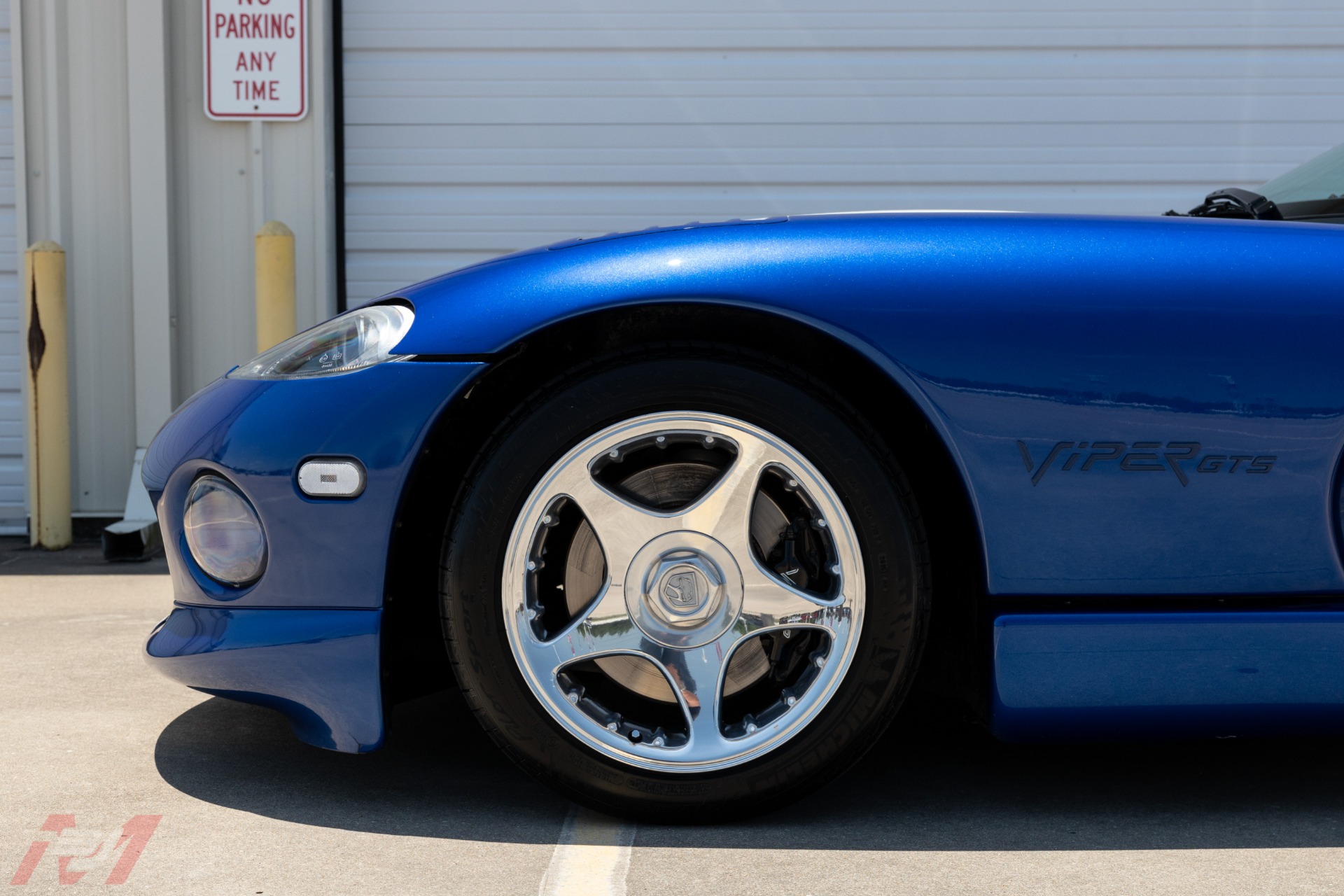 Used-1996-Dodge-Viper-GTS