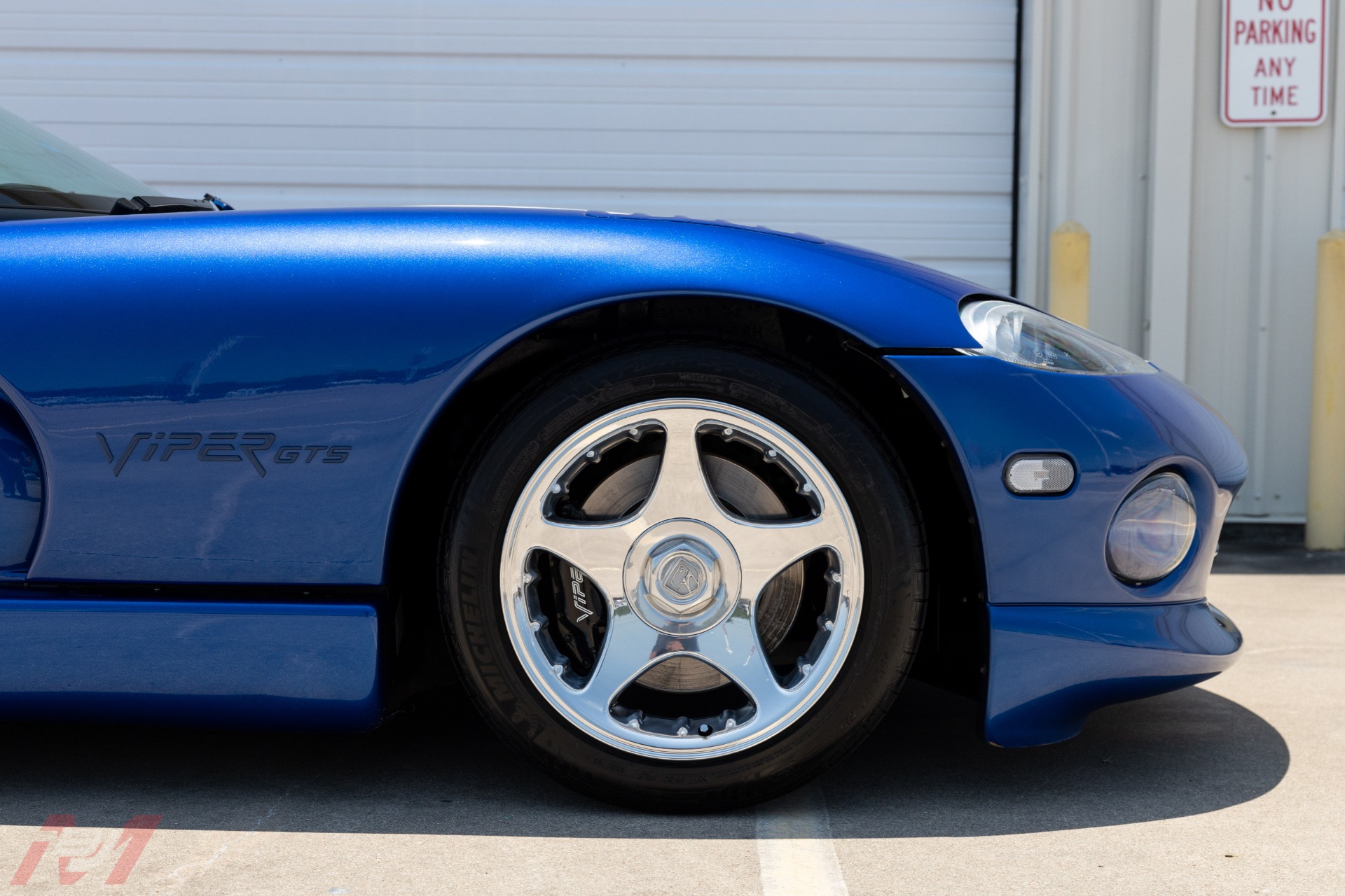 Used-1996-Dodge-Viper-GTS