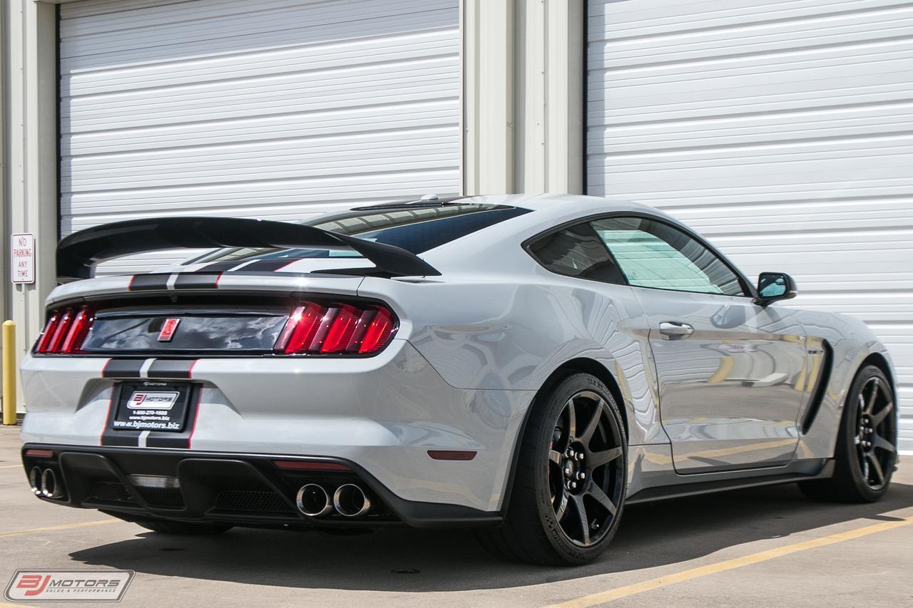 Used-2016-Ford-Mustang-Shelby-GT350R