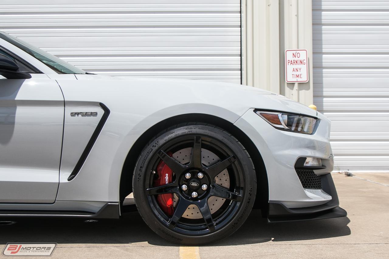 Used-2016-Ford-Mustang-Shelby-GT350R