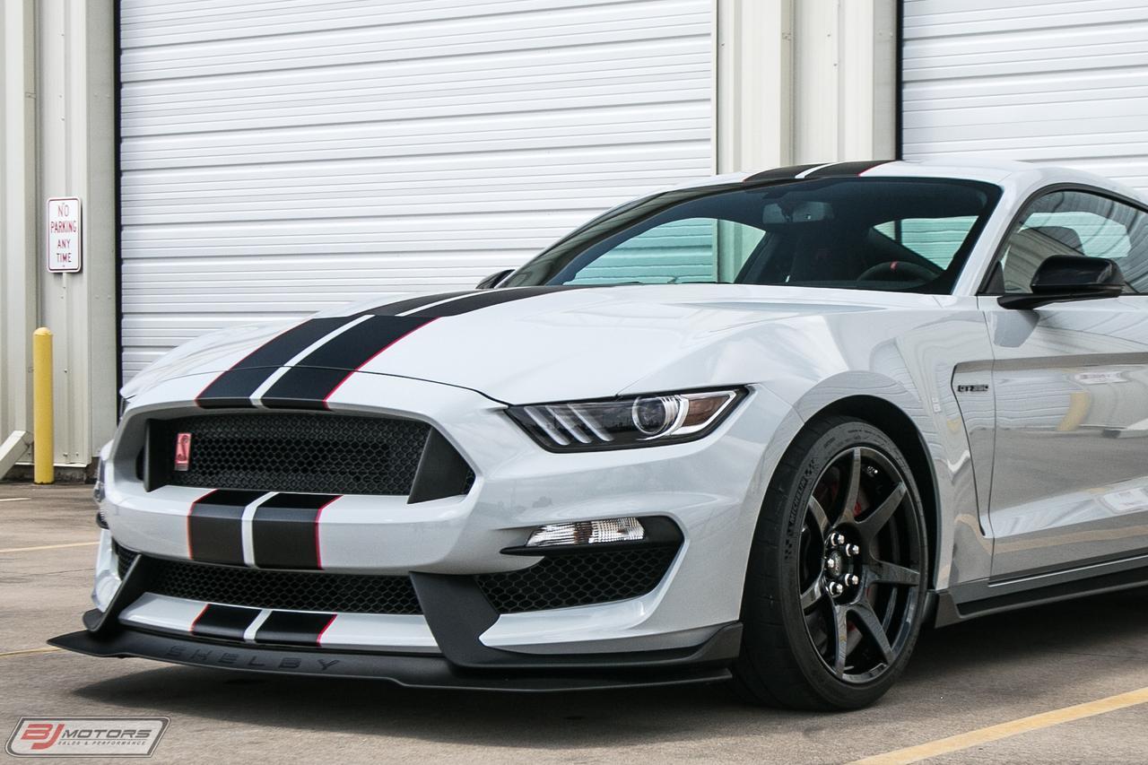 Used-2016-Ford-Mustang-Shelby-GT350R