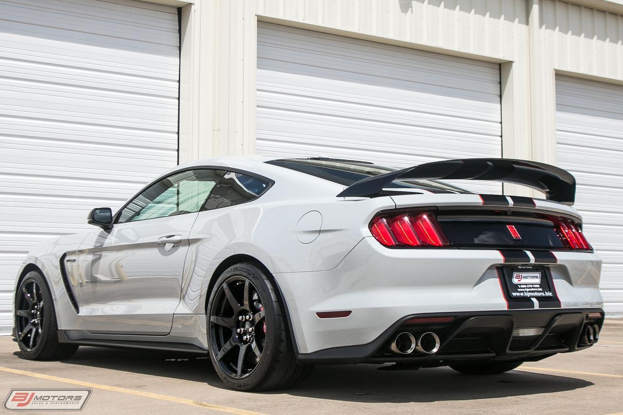 Used-2016-Ford-Mustang-Shelby-GT350R