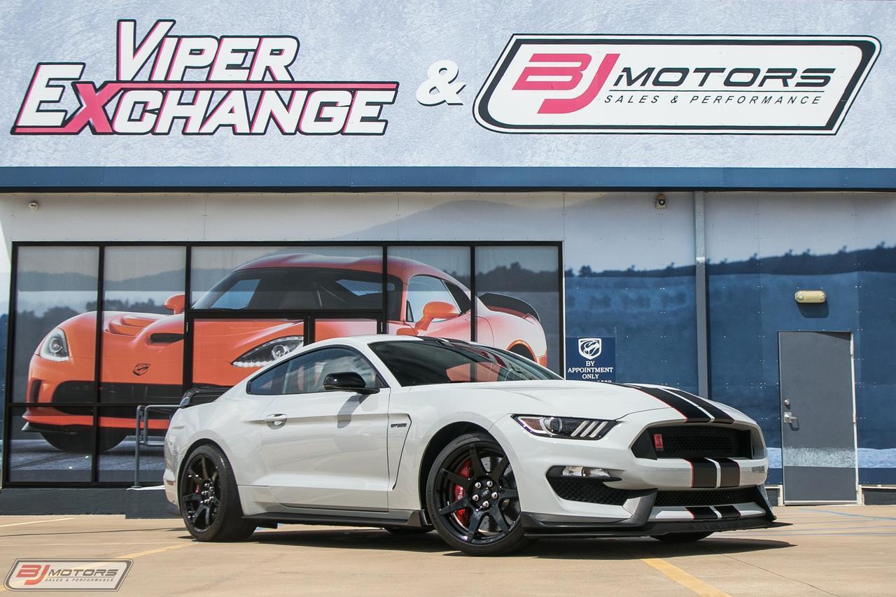 Used-2016-Ford-Mustang-Shelby-GT350R