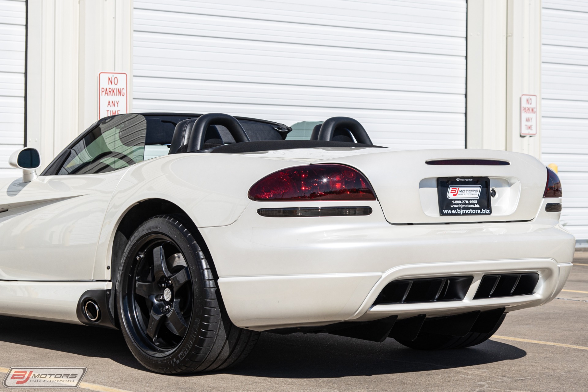 Used-2004-Dodge-Viper-SRT-10