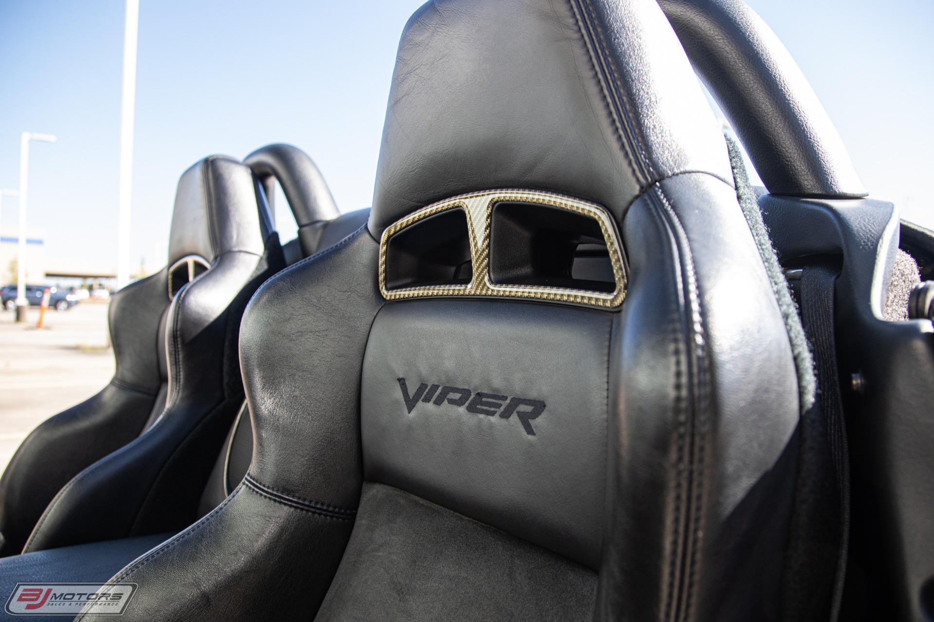 Used-2004-Dodge-Viper-SRT-10