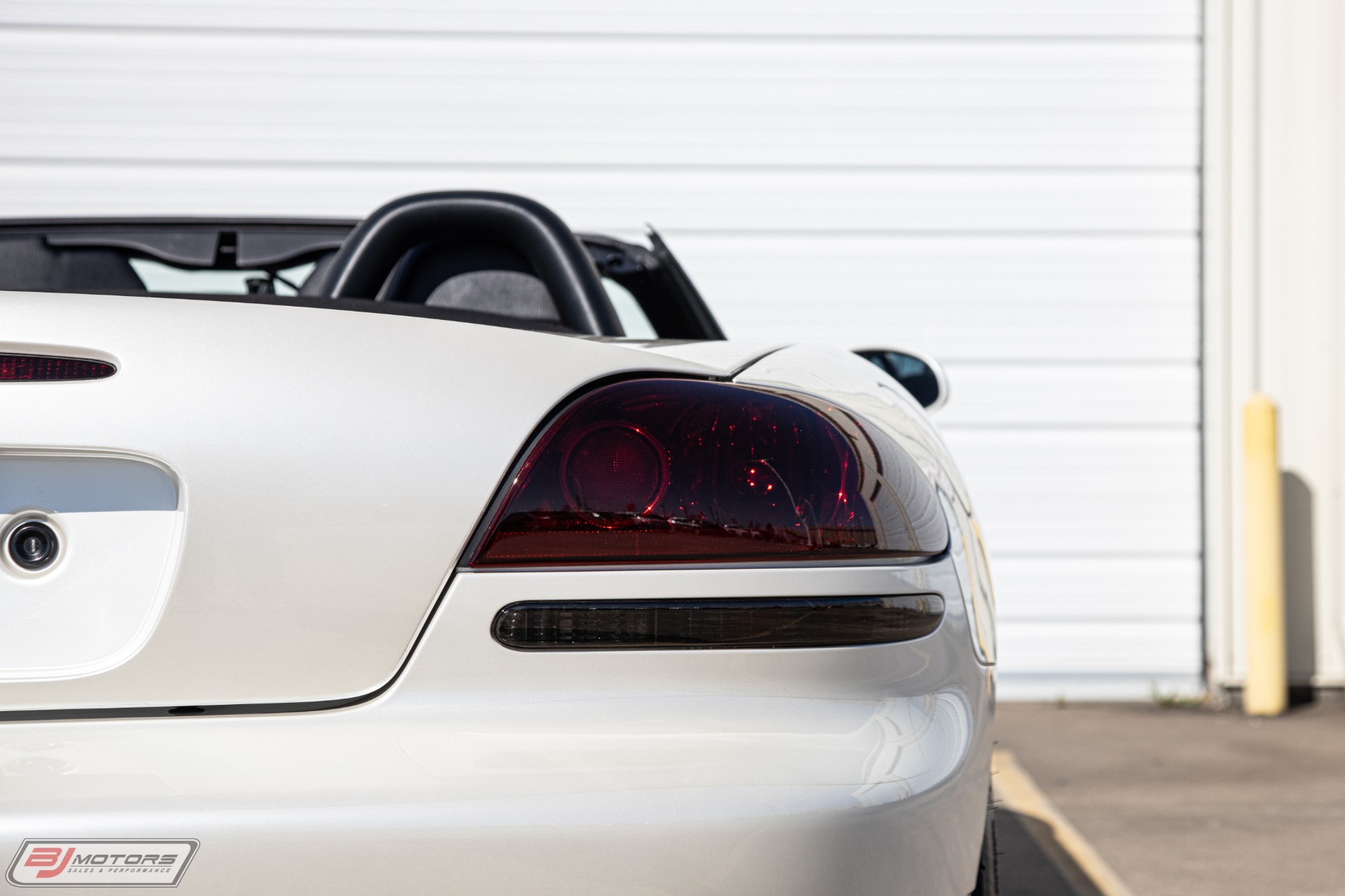 Used-2004-Dodge-Viper-SRT-10