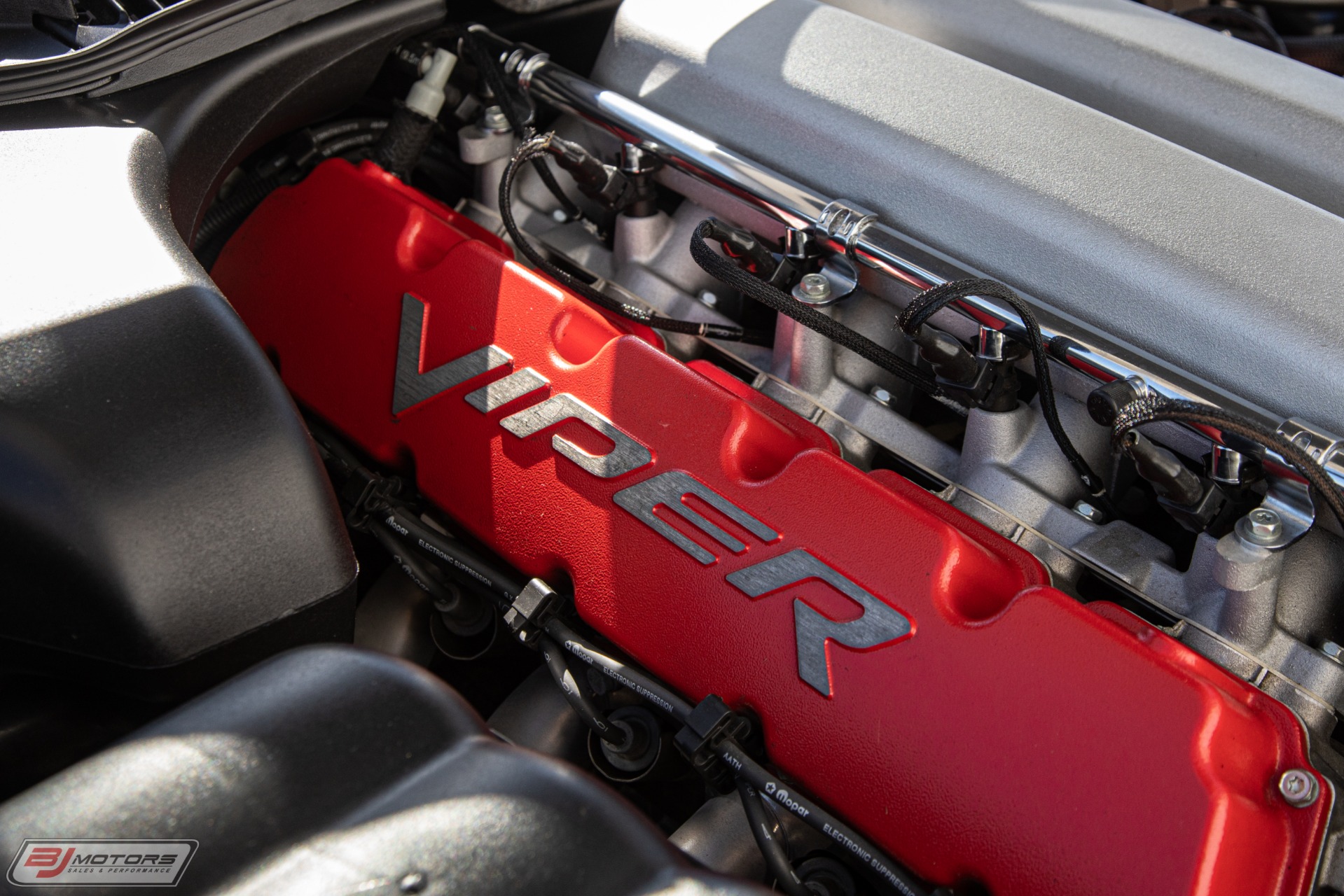 Used-2004-Dodge-Viper-SRT-10