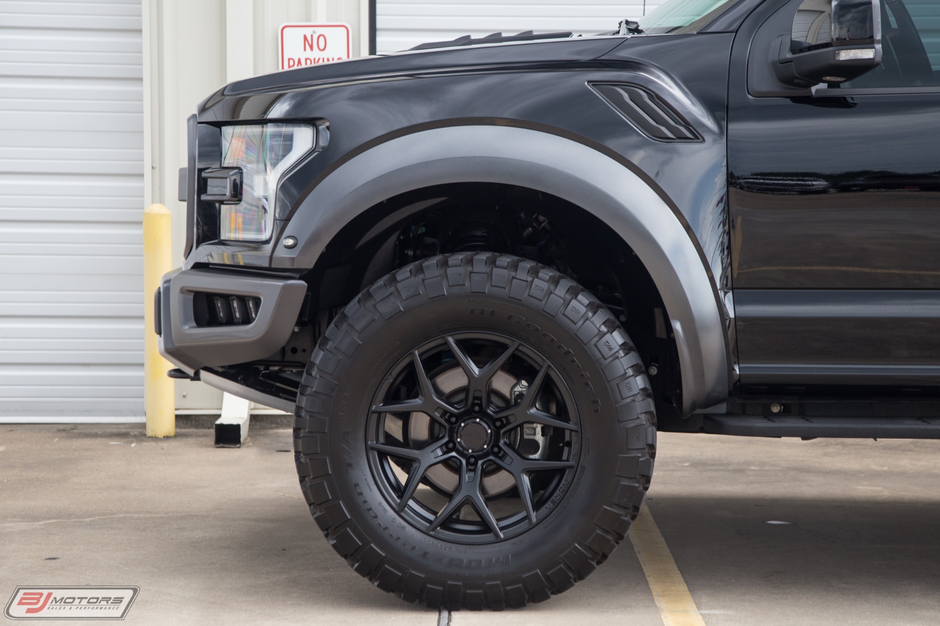 Used-2017-Ford-F-150-Raptor-Signature-Series