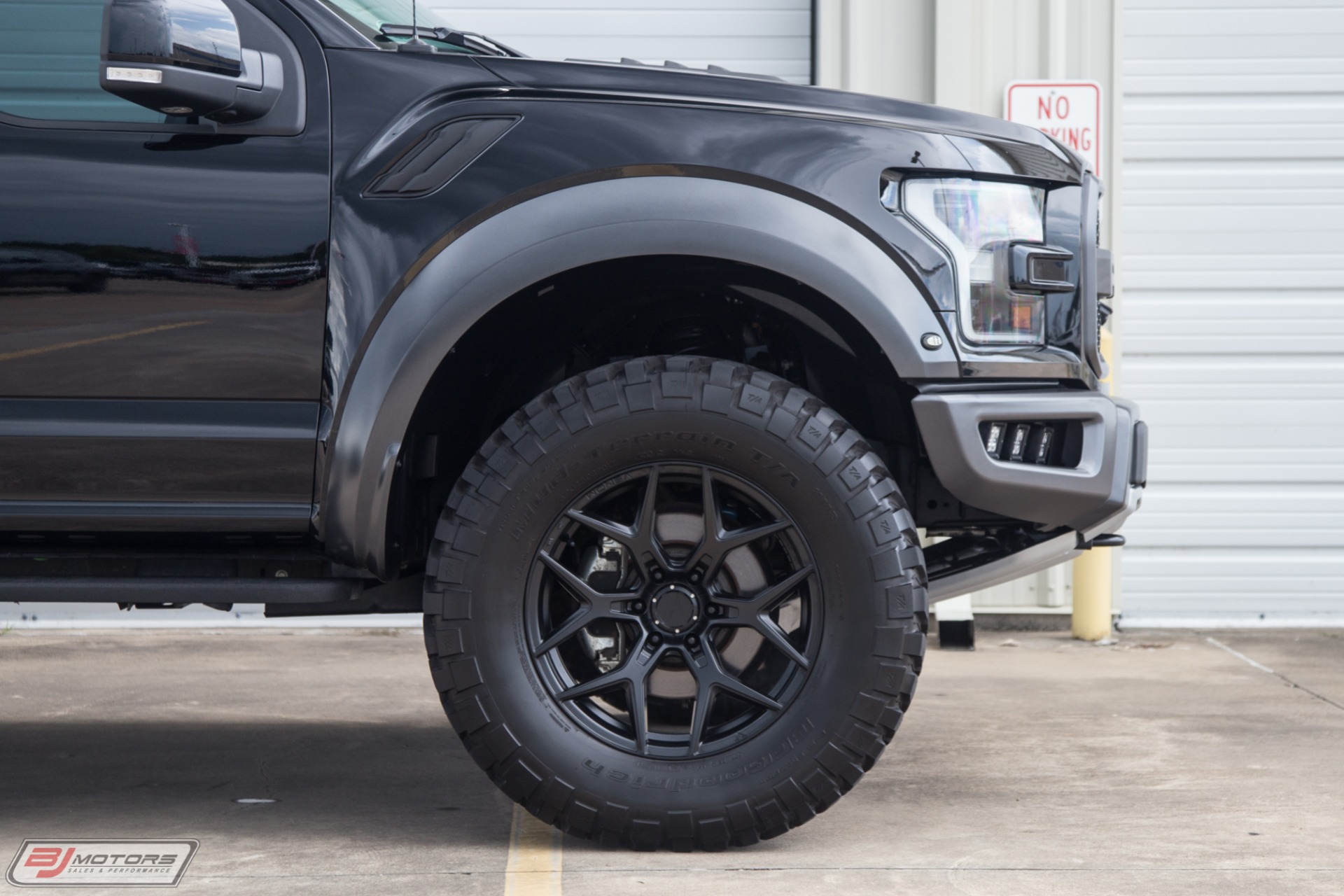 Used-2017-Ford-F-150-Raptor-Signature-Series