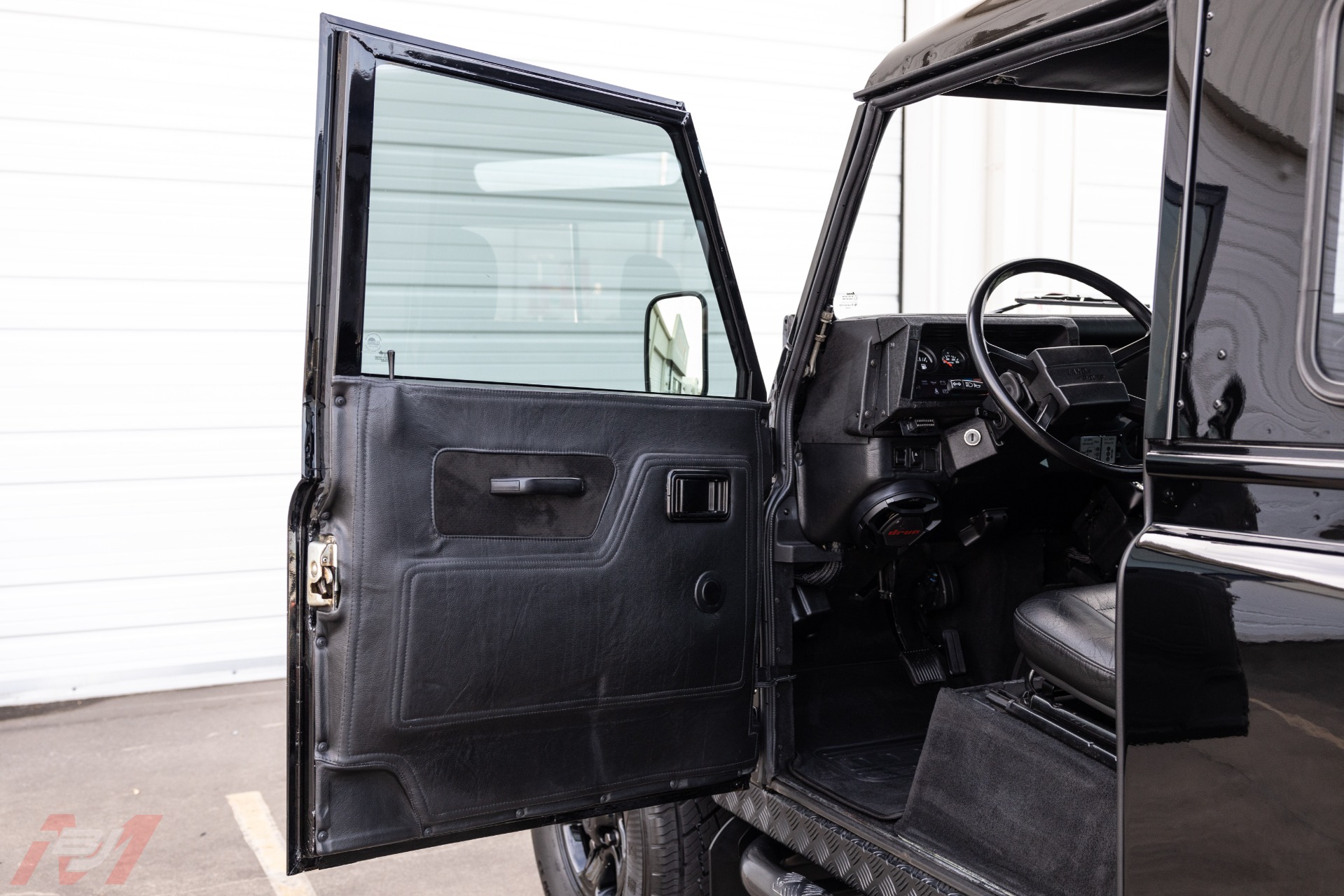 Used-1986-Land-Rover-Defender-90-LS3-Conversion