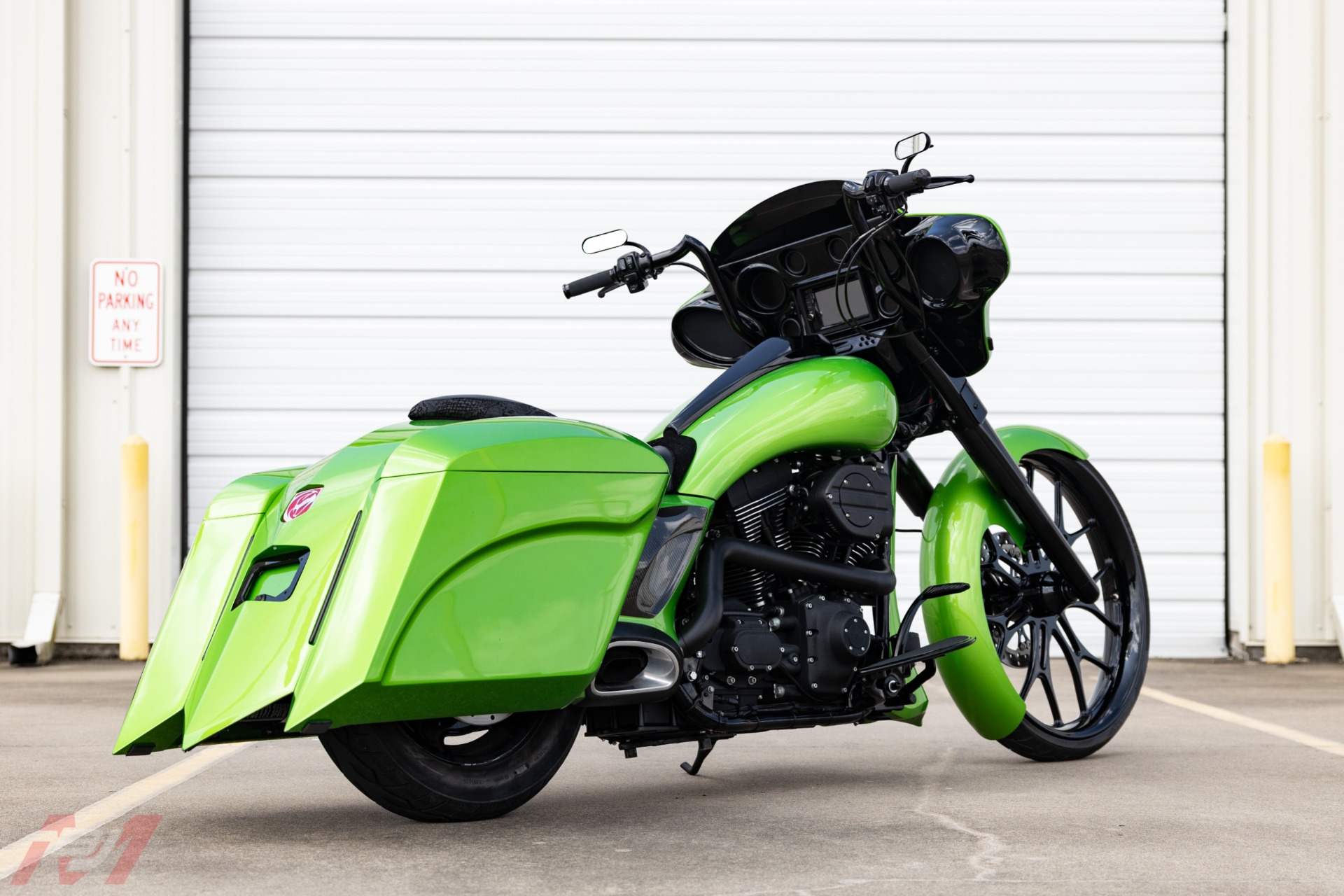 Used-2006-Harley-Davidson-Street-Glide-Custom-Viper-Bike