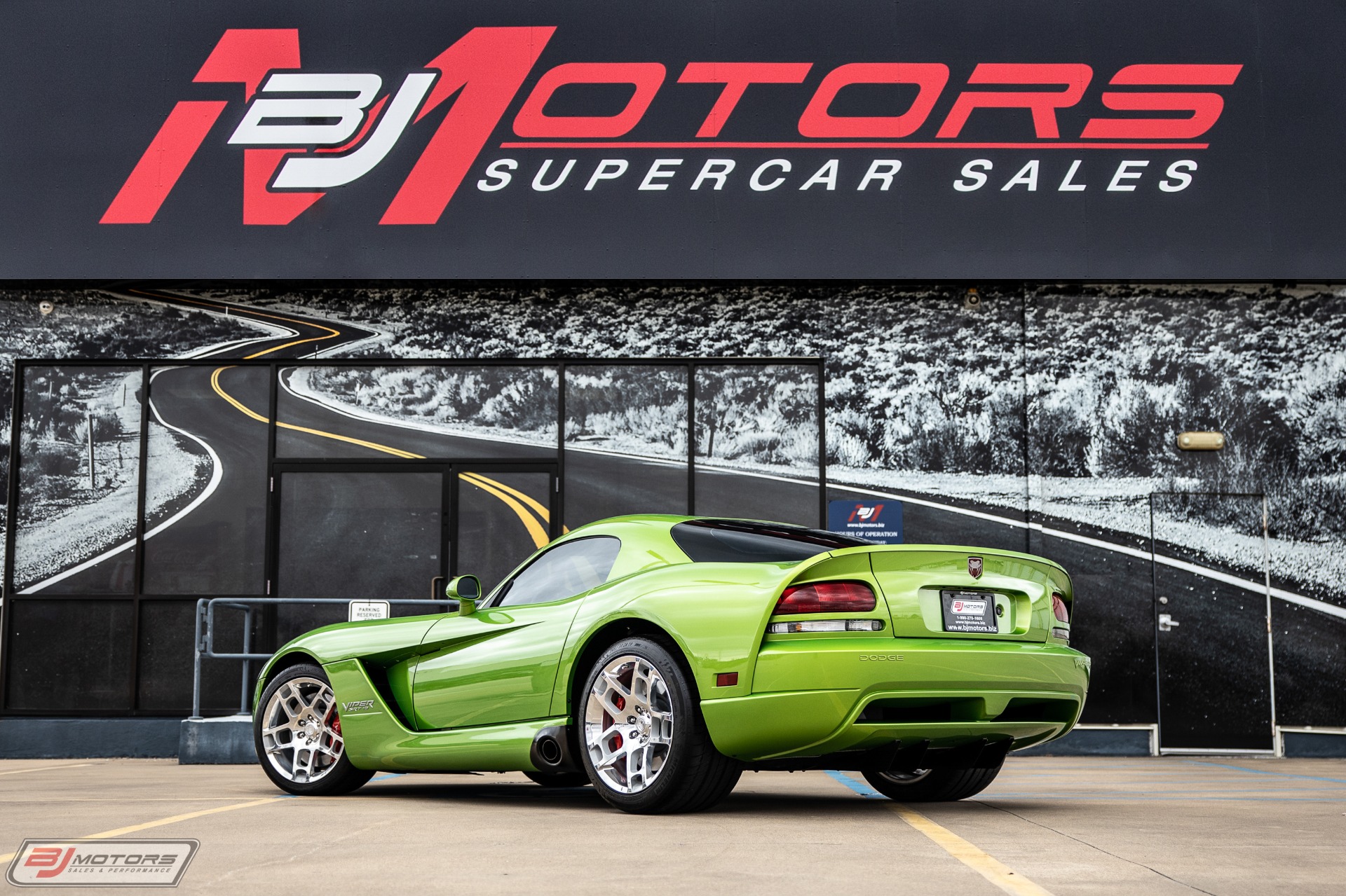 Used-2008-Dodge-Viper-SRT-10