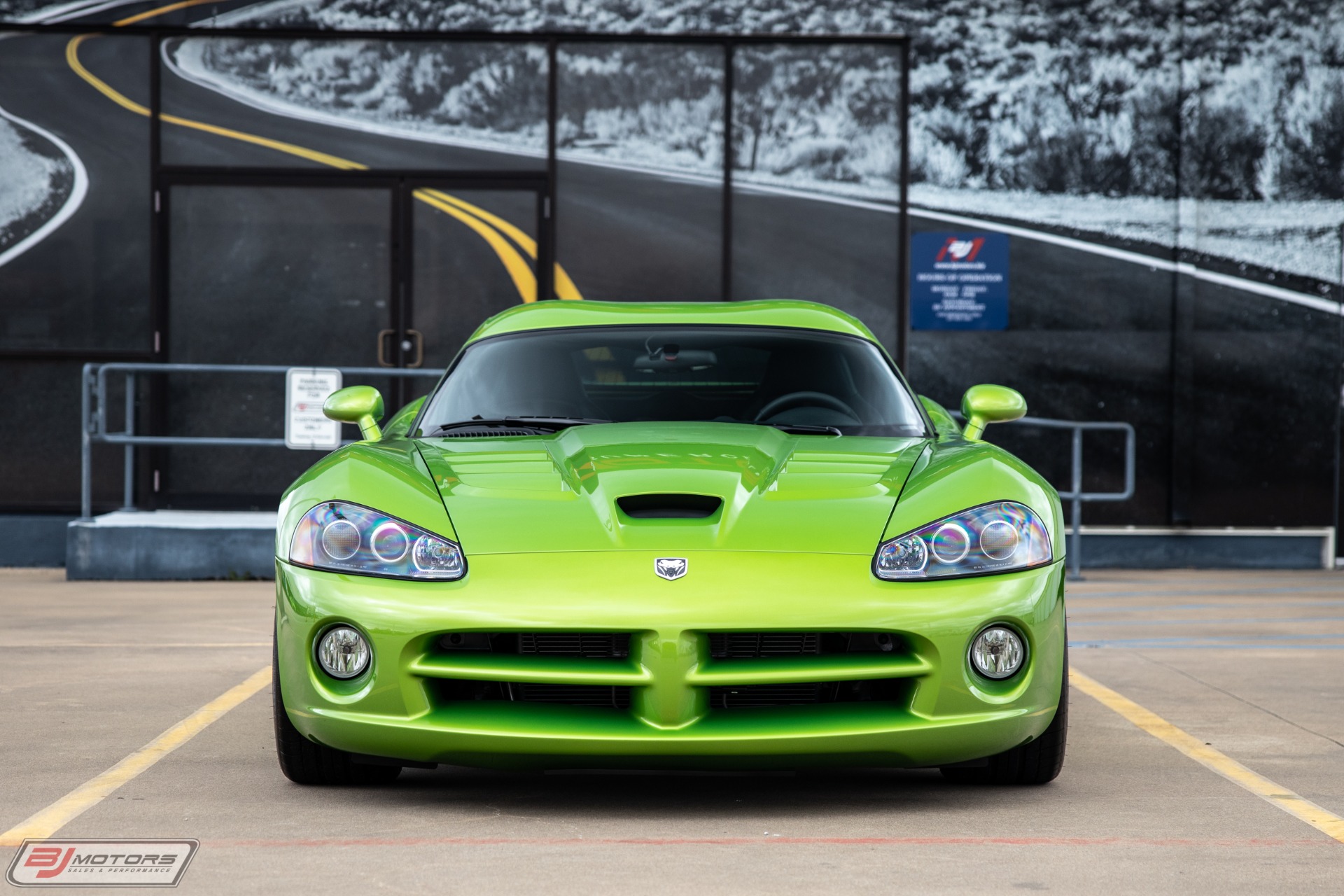 Used-2008-Dodge-Viper-SRT-10