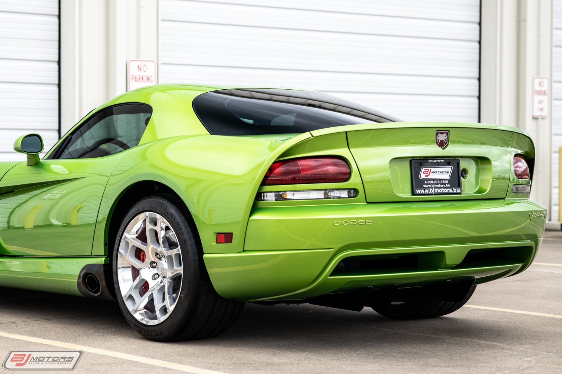 Used-2008-Dodge-Viper-SRT-10