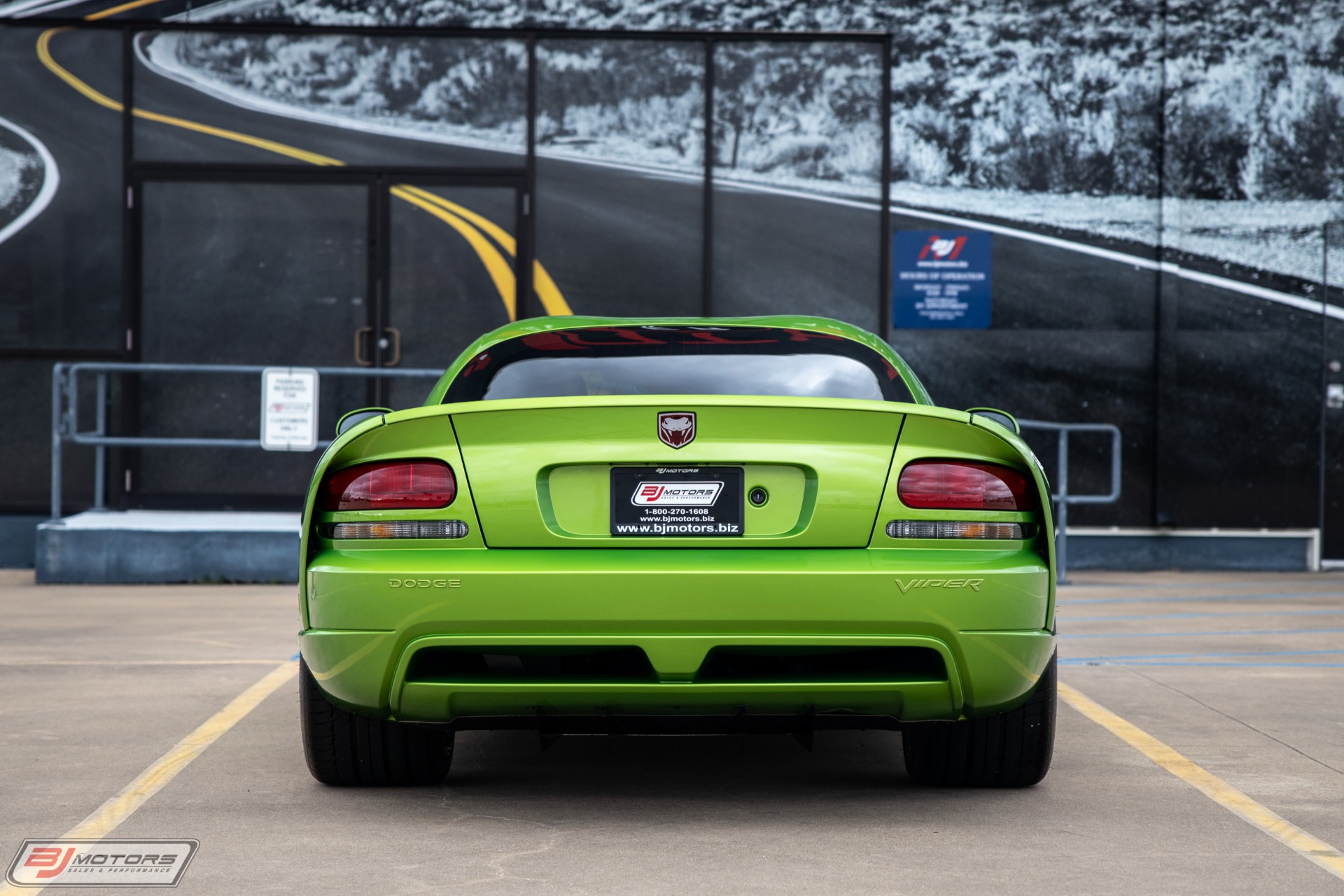 Used-2008-Dodge-Viper-SRT-10