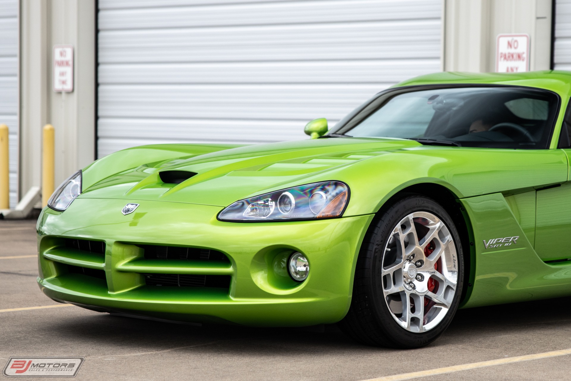 Used-2008-Dodge-Viper-SRT-10