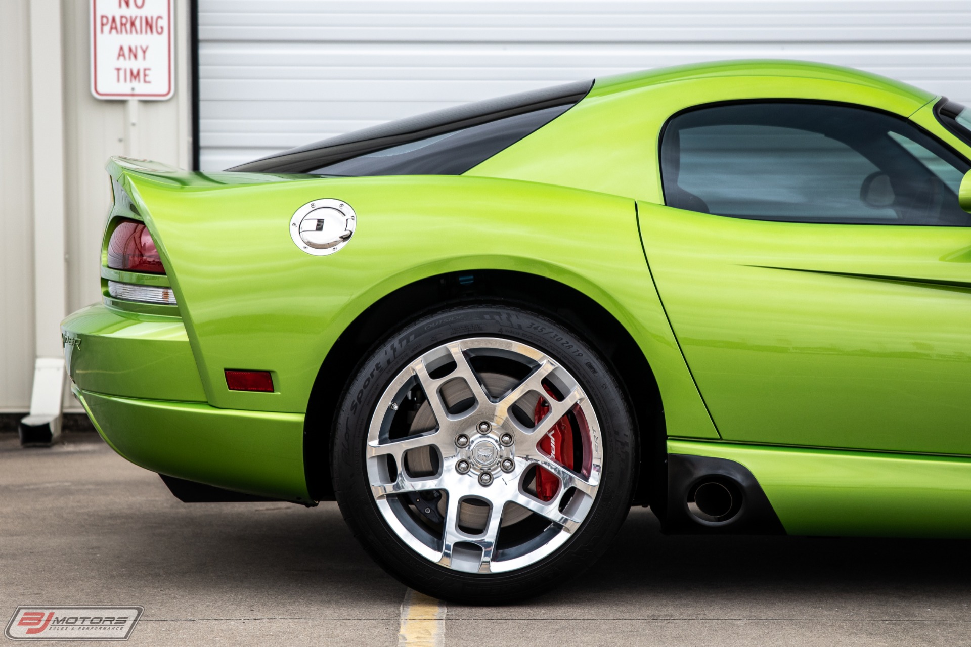 Used-2008-Dodge-Viper-SRT-10