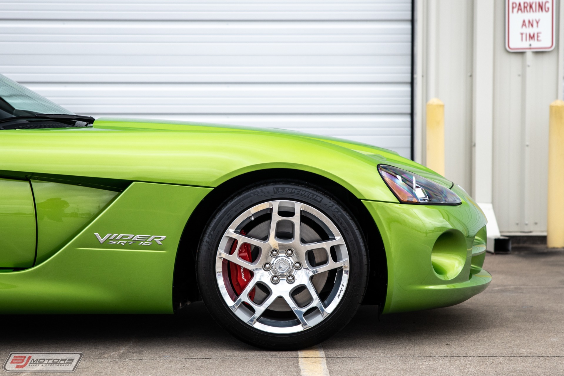 Used-2008-Dodge-Viper-SRT-10