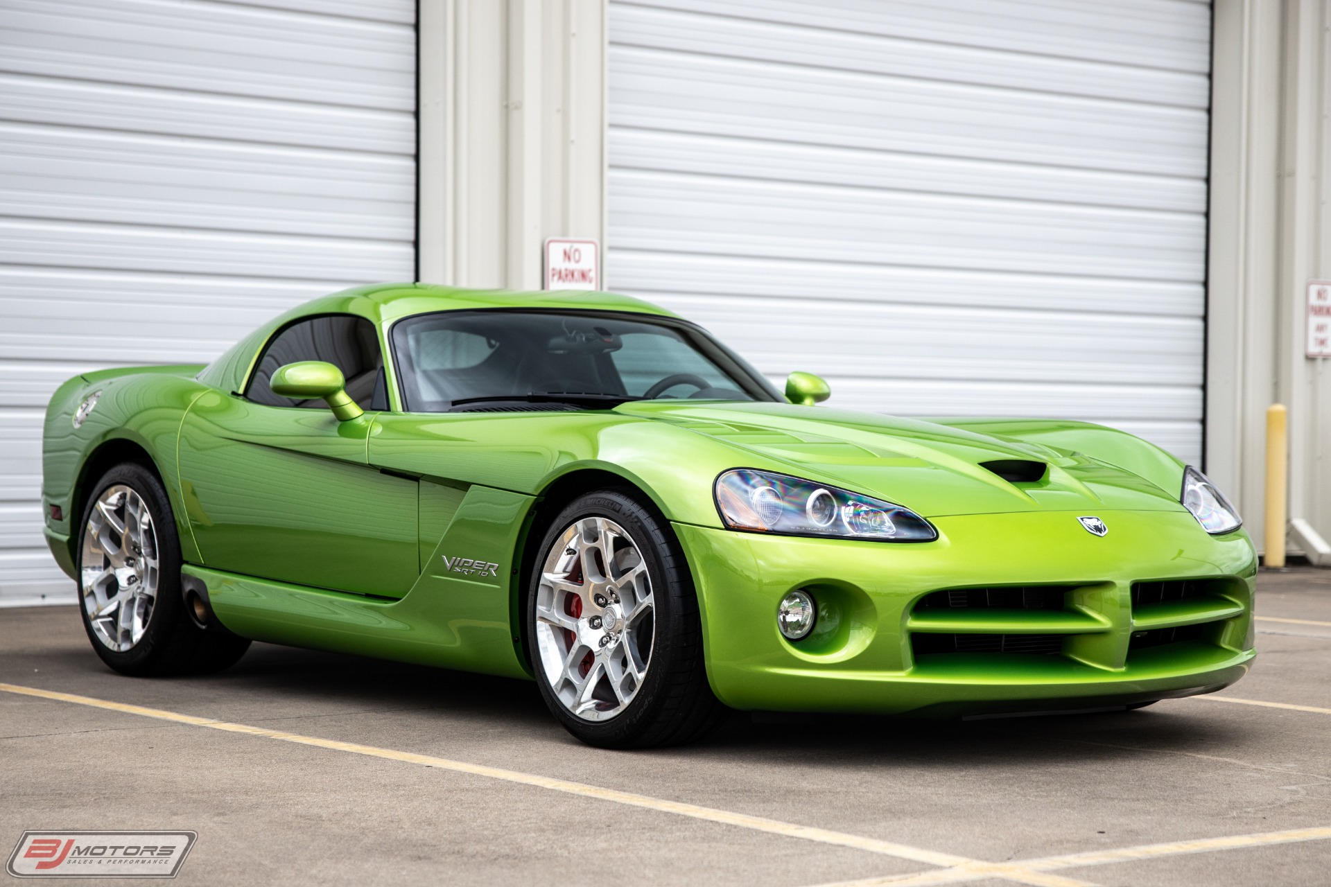 Used-2008-Dodge-Viper-SRT-10