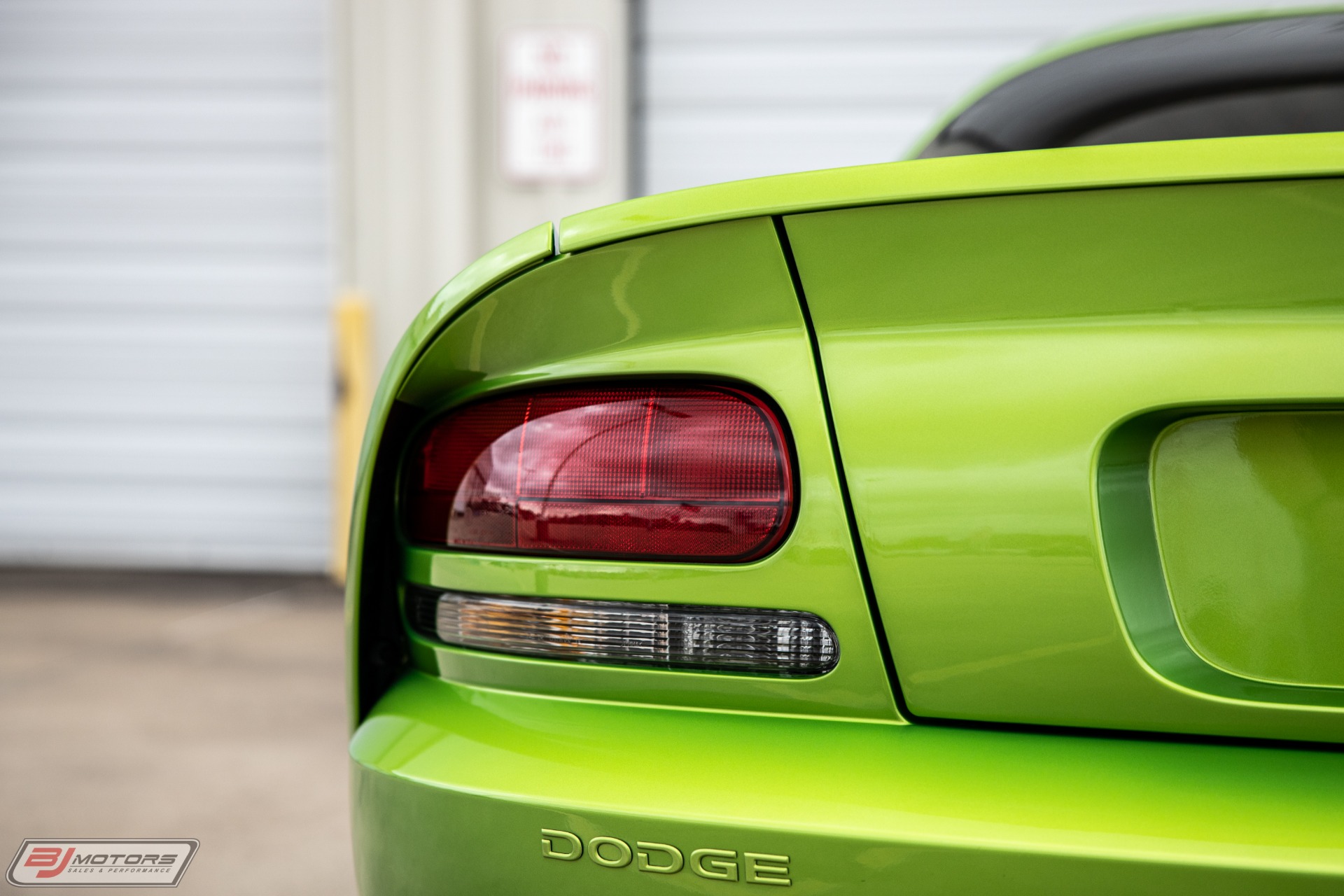 Used-2008-Dodge-Viper-SRT-10