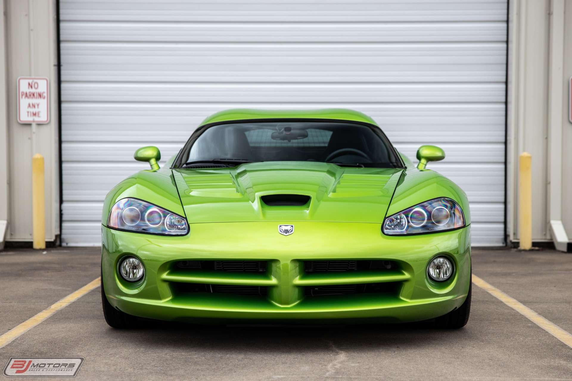 Used-2008-Dodge-Viper-SRT-10