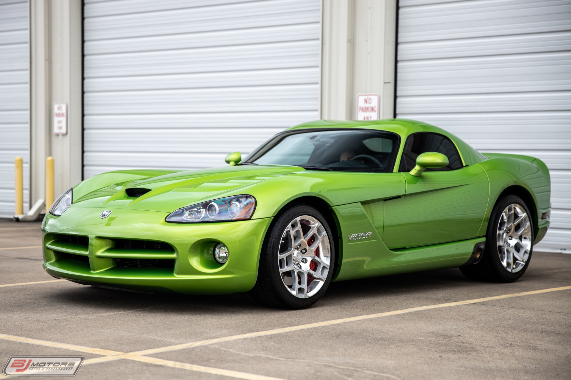 Used-2008-Dodge-Viper-SRT-10