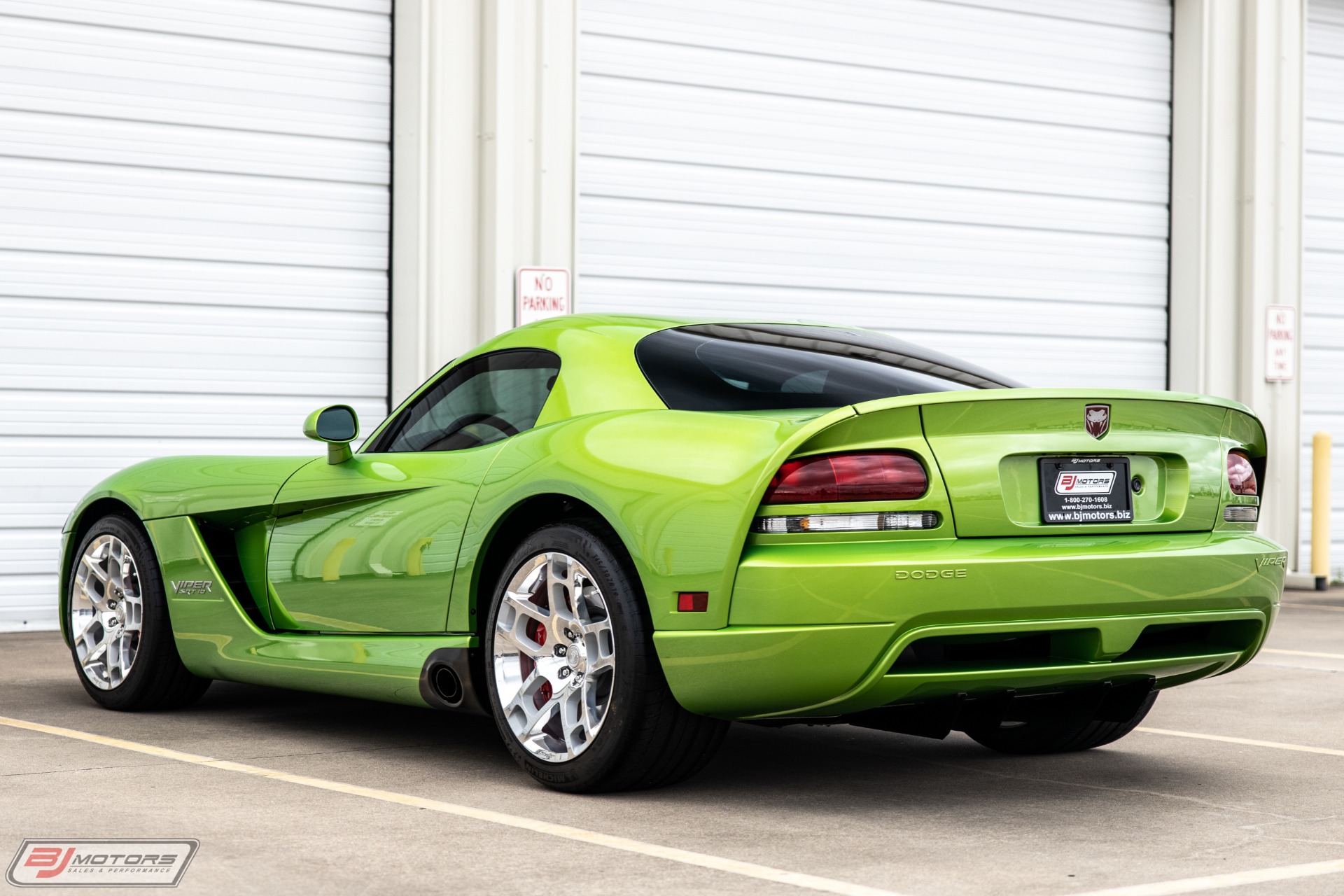 Used-2008-Dodge-Viper-SRT-10