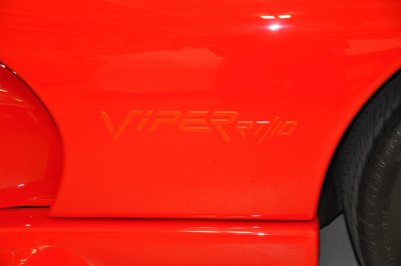 Used-1992-Dodge-Viper-Sports-Car-RT-10