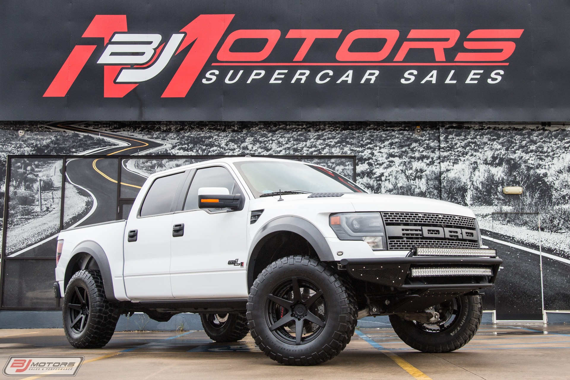 Used-2014-Ford-F-150-SVT-Raptor-Supercharged