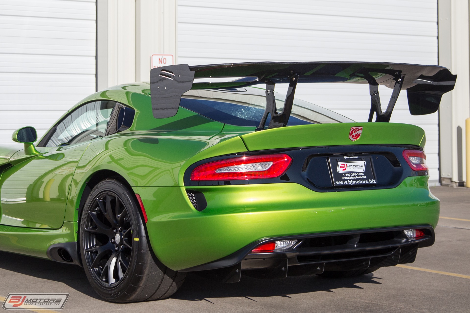 Used-2017-Dodge-Viper-ACR-Extreme-Snakeskin-Green--25