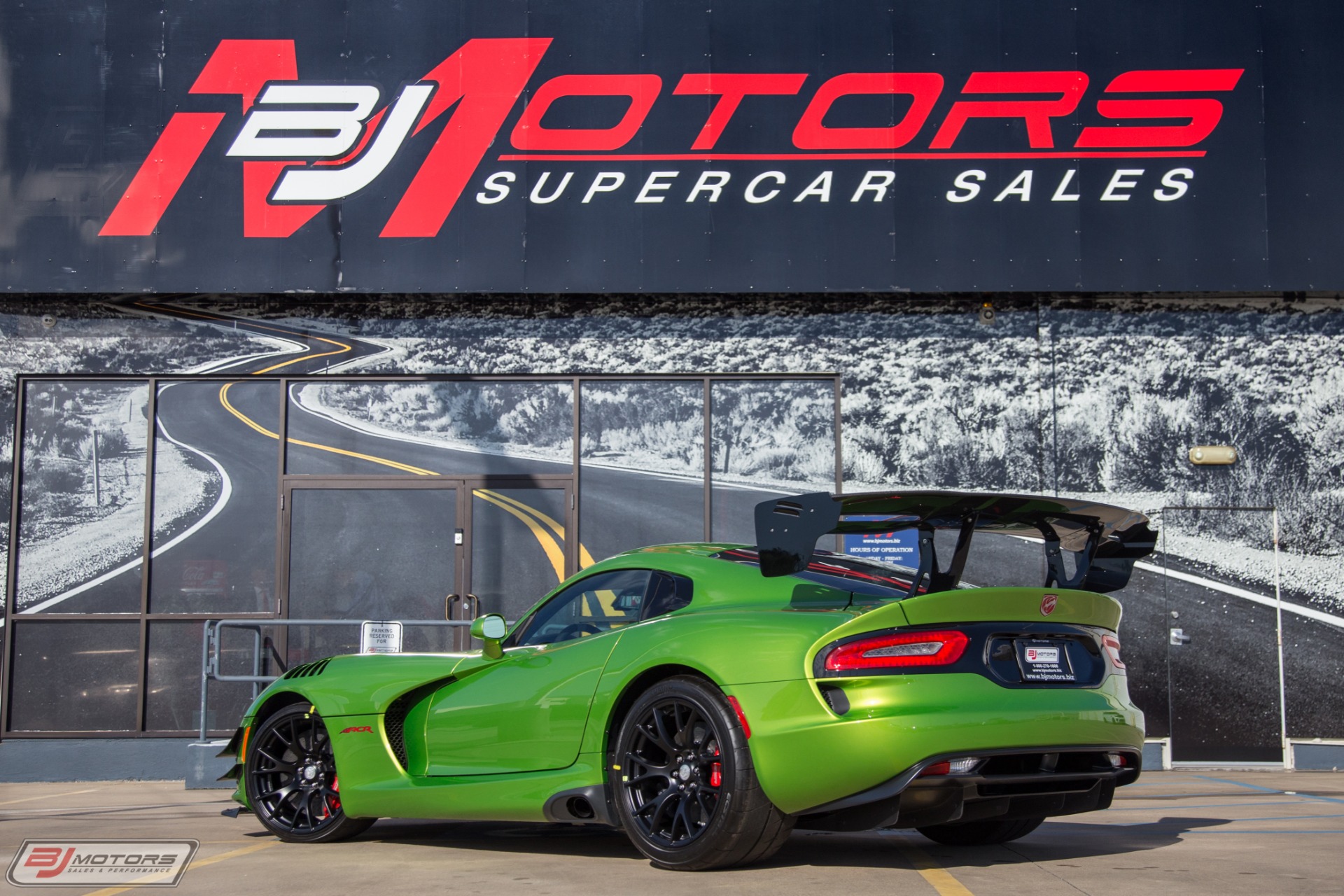 Used-2017-Dodge-Viper-ACR-Extreme-Snakeskin-Green--25