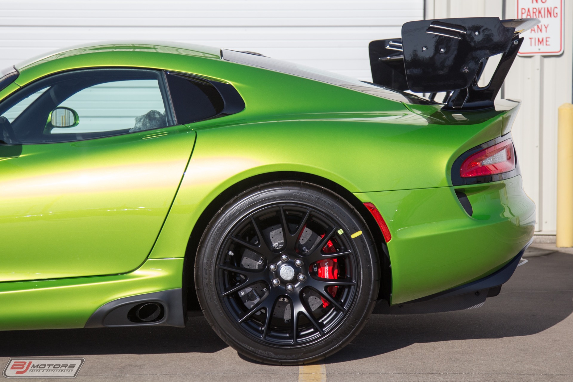 Used-2017-Dodge-Viper-ACR-Extreme-Snakeskin-Green--25