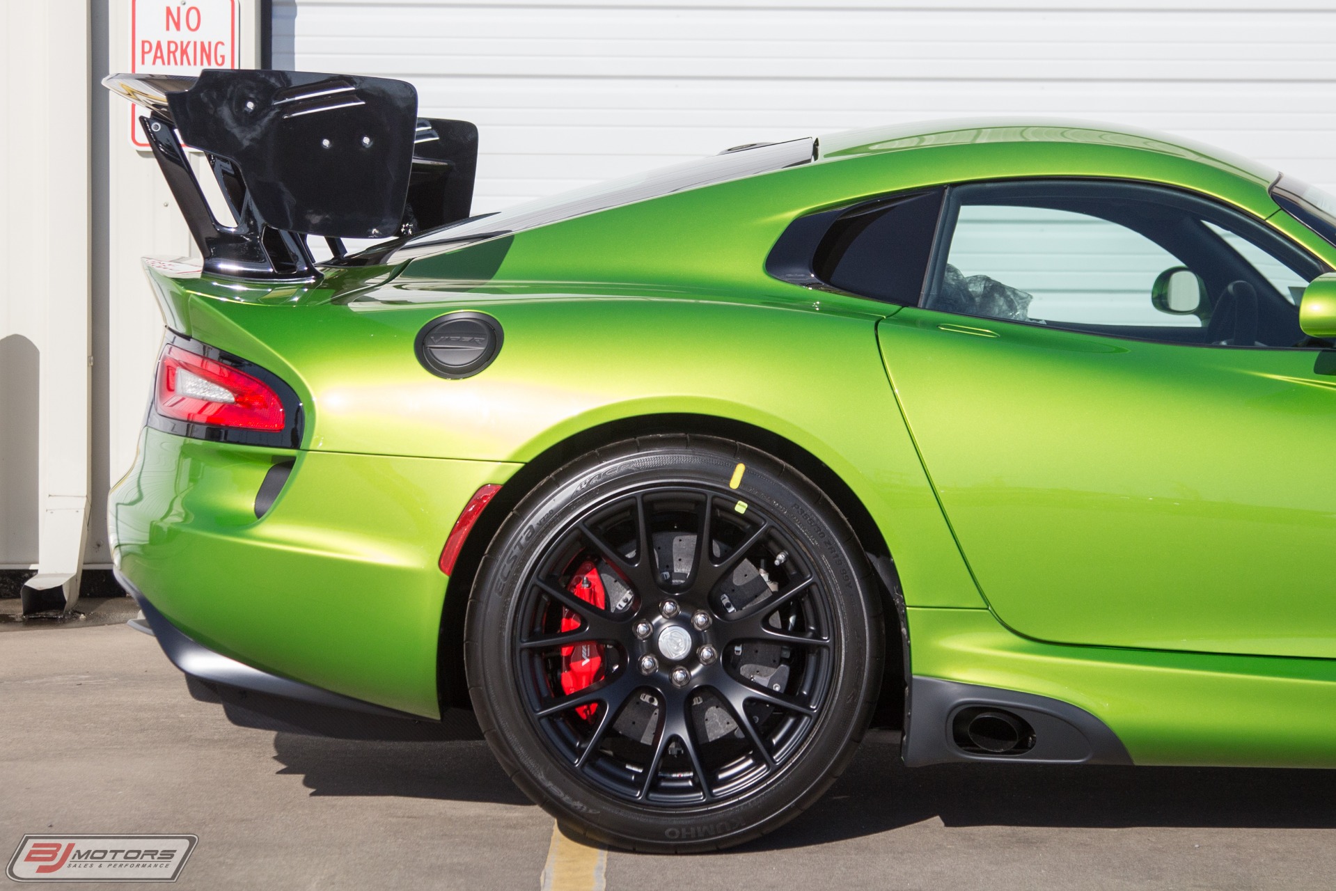 Used-2017-Dodge-Viper-ACR-Extreme-Snakeskin-Green--25