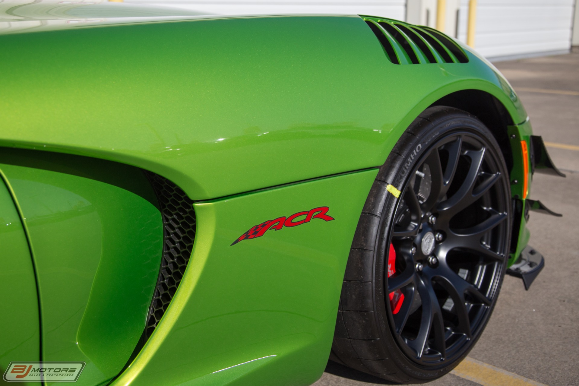 Used-2017-Dodge-Viper-ACR-Extreme-Snakeskin-Green--25