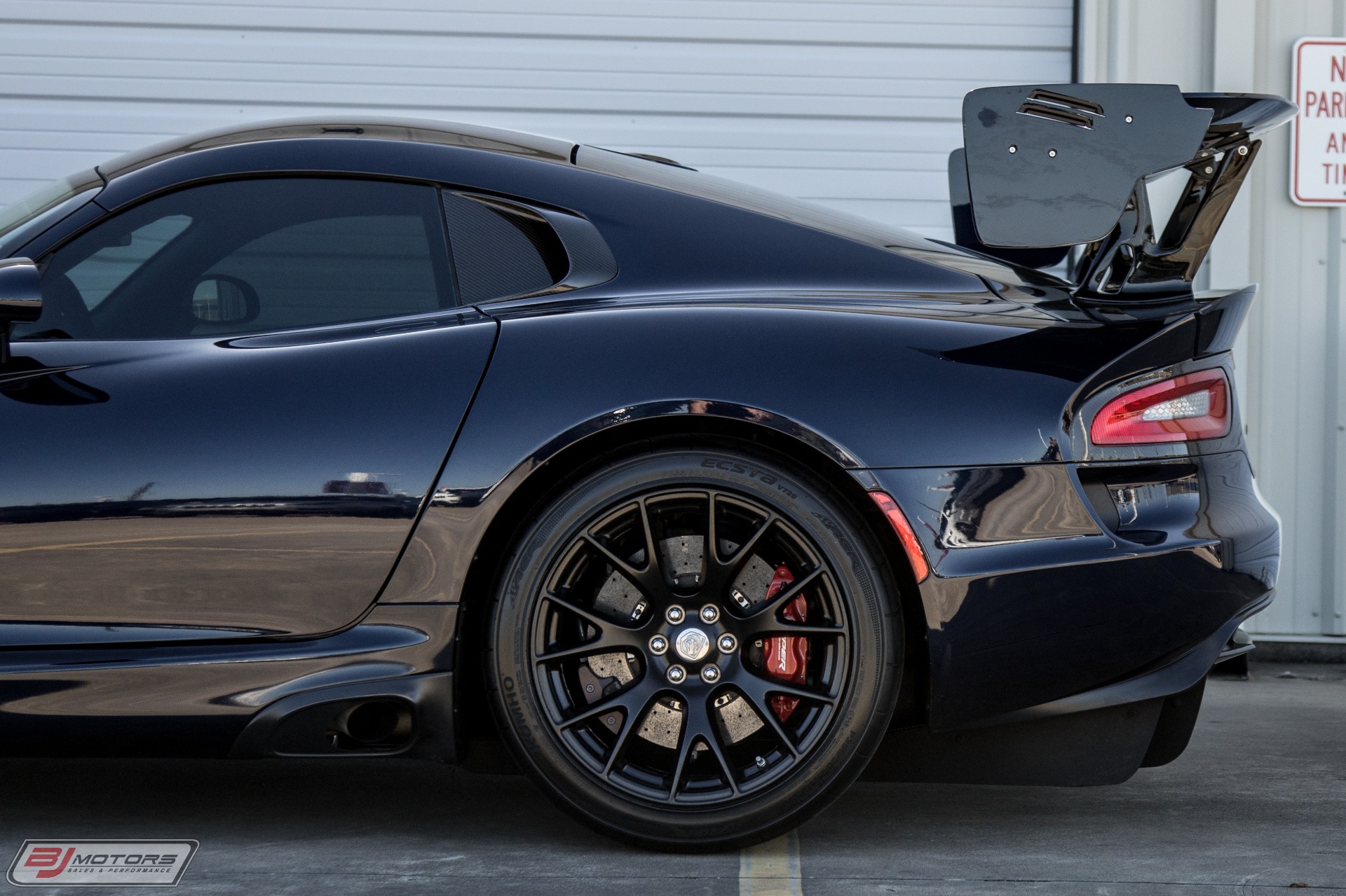 Used-2016-Dodge-Viper-ACR-Extreme